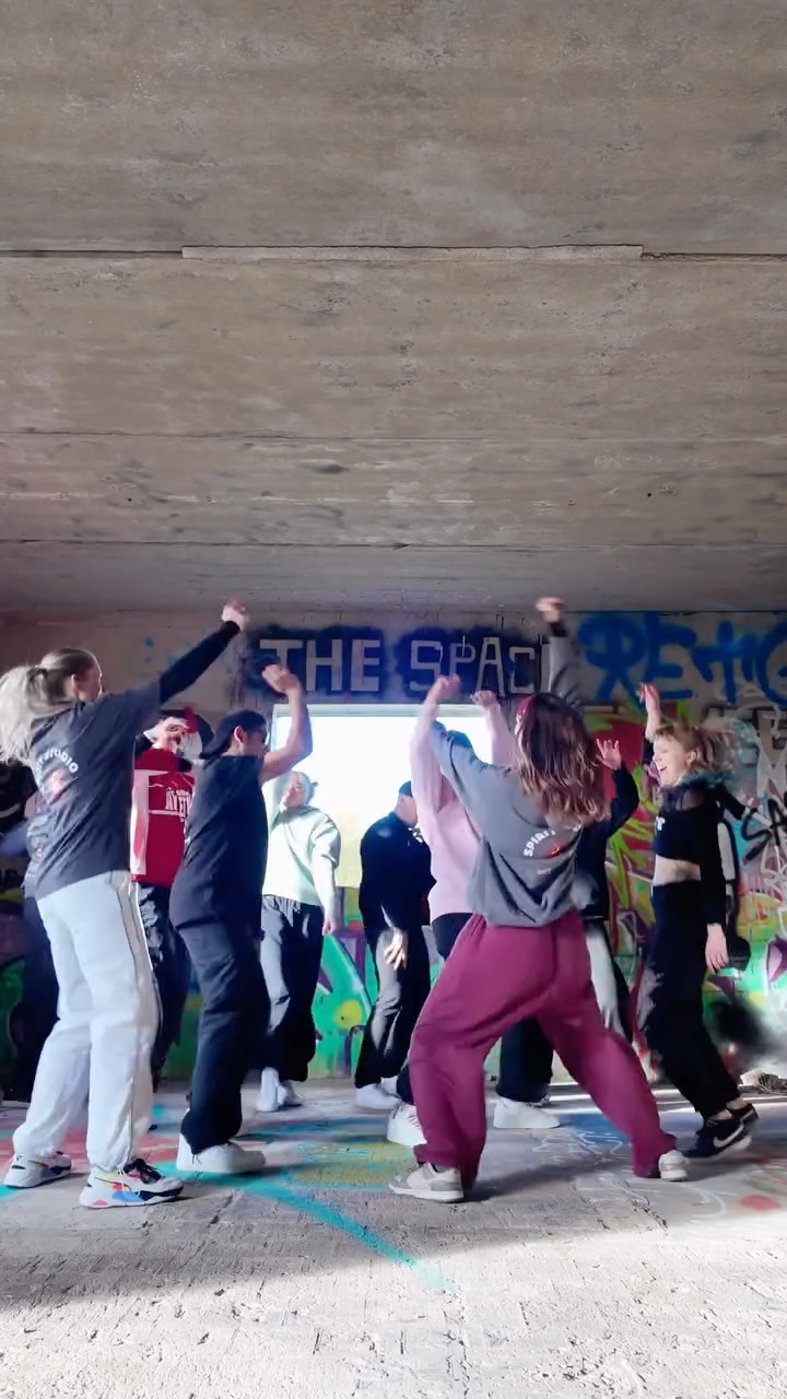 Our shufflers โค๏ธโ๐ฅ
Dancers in order: @jkarjus @valeriam__8 @lillenberkk @dancer_galia @_kealicious_ @beg.for.me @lehankot @vinshap3s @mariliisuusvali @kardylas
Track id: Music is the answer by @pedroztheboy GREG (BR)