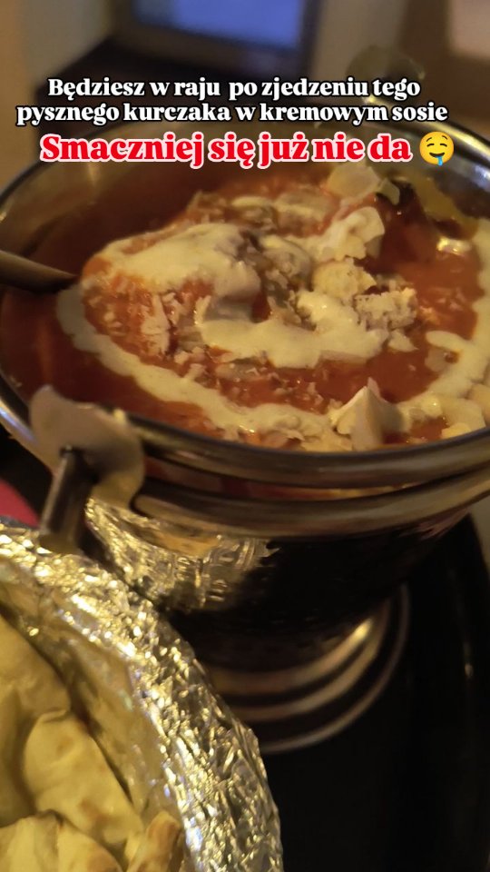 🍽️ Nowe menu w House Piotrkowska 120! 🍽️
Przygotujcie się na prawdziwą ucztę dla zmysłów! 😍
W naszym nowym menu znajdziecie wyjątkowe połączenia smaków, które zaskoczą nawet najbardziej wymagające podniebienia.
Jednym z nich jest nasz kremowy kurczak w sosie bananowym z kokosem i migdałami 🥥🍌🥘
Delikatne mięso, orientalna nuta banana, aromatyczny kokos i chrupiące migdały to danie, które po prostu trzeba spróbować!
Zapraszamy wszystkich łodzian (i nie tylko!) do naszego lokalu
📍 Indian Spice House Piotrkowska 120
gdzie smak spotyka się ze stylem! 💛
______________________
🍽️ New menu at House Piotrkowska 120! 🍽️
Get ready for a true feast for the senses! 😍
Our new menu features unique flavor combinations that will surprise even the most discerning palates.
One of them is our creamy chicken in banana sauce with coconut and almonds 🥥🍌🥘
Delicate meat, an oriental note of banana, aromatic coconut, and crunchy almonds – this dish is a must-try!
We invite all Łódź residents (and beyond!) to our restaurant, 📍 Indian Spice House Piotrkowska 120,
where taste meets style! 💛
#HousePiotrkowska120 #NoweMenu #SmakiŁodzi #FoodieŁódź #KurczakZPomysłem #RestauracjaŁódź #NoweSmaki