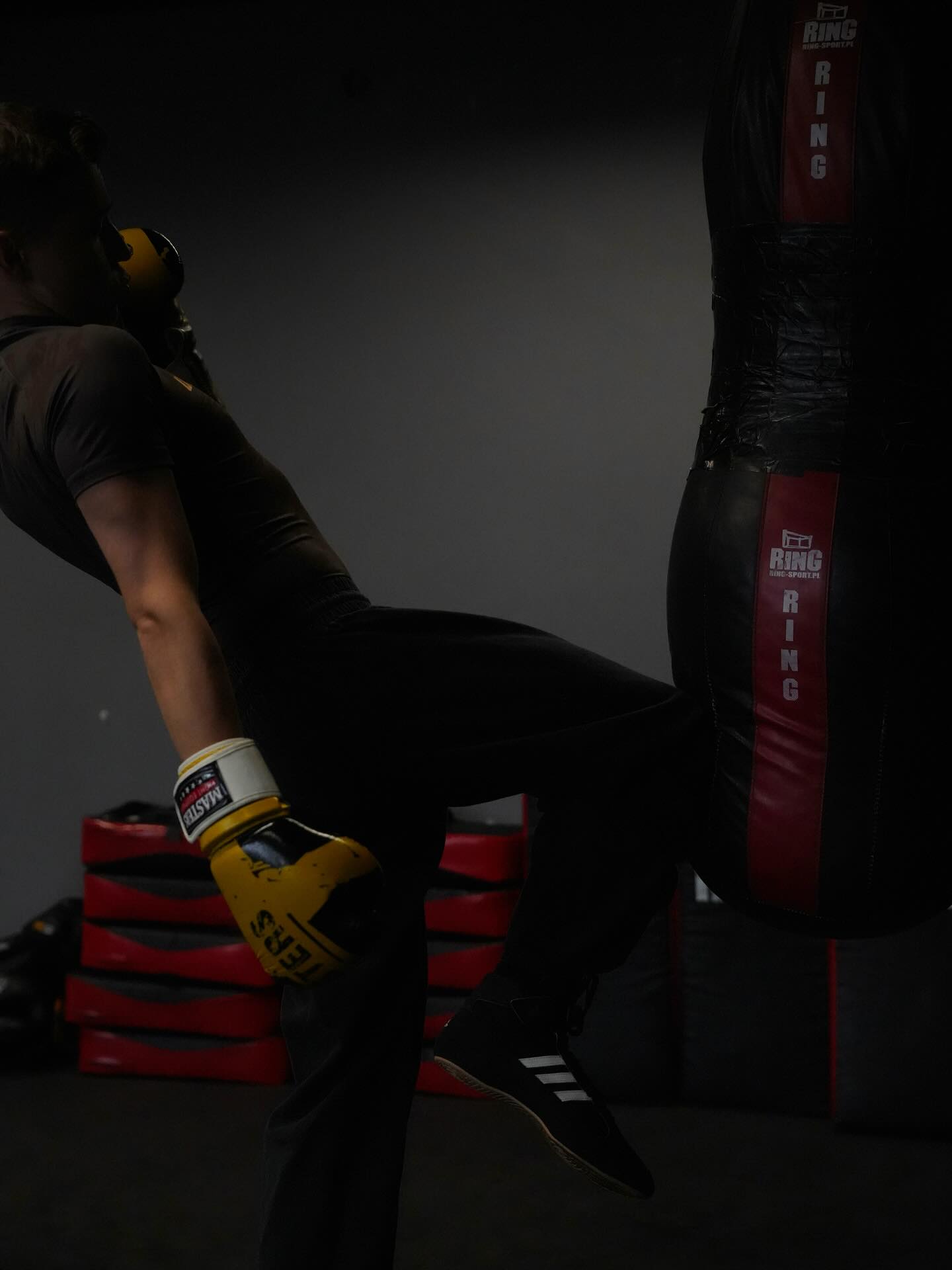 Chcesz spróbować swoich sił w Krav Maga, ale nie wiesz od czego zacząć❓
Zajęcia dla początkujących to idealna okazja, żeby nauczyć się podstaw.
📅 Kiedy? Wtorki i czwartki o 19:15
Zapisy 👉🏻 LINK W BIOu