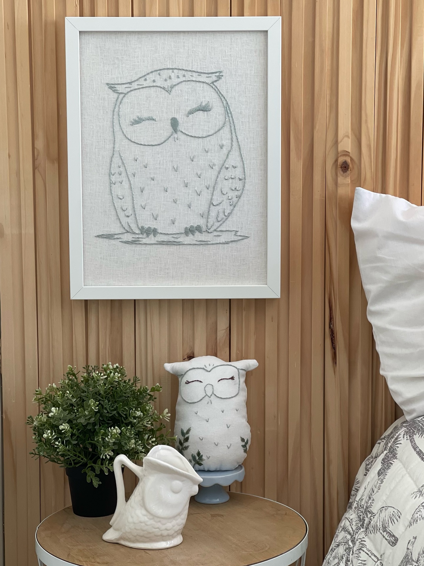 En LINO NEGRO tenemos una gran noticia!!!
Lanzamos nuestra nueva colección KIDS, diseñada especialmente para guaguas y niños 🤍
Cuadros, cojines y peluches de género bordados a mano, todos puedes pedir personalizarlos con el nombre.
Perfectos para darle un toque único a la pieza o para regalar algo con significado.
Cada detalle está pensado para acompañar momentos llenos de ternura y color.
Pronto la colección completa en www.linonegro.cl
#coleccionkids #decoracioninfantil #regalos personalizados #bordados #linonegro_home