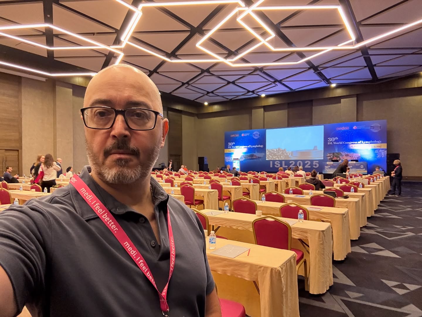 Dünya Lenfödem Kongresi / World Congress of Lymphology
Lenfödem mikrocerrahisi ve tedavisi
Lenfödem Cerrahisi
Lenfödem Hastalığı erken dönemlerden başlayarak cerrahi ile tedavi edilmesi gereken bir durumdur.
Lymphedema is a condition that requires surgical treatment starting from its early stages.
☎️+90 544 971 4801
Doçent Dr. TAHSİN OĞUZ ACARTÜRK
Plastik, Rekonstrüktif ve Estetik Cerrahi
@dr.oguzacarturk
#Lenfödem #filhastalığı #fizyoterapi #fizyoterapist #lipödem #lipedema #lymphedema #lva #plastikcerrahi #estetikcerrahi #izmir #istanbul #ankara #memekanseri #liposuction #mikrocerrahi #microsurgery #lenfödemcerrahisi #lenfödemterapisi #fiziktedaviverehabilitasyon