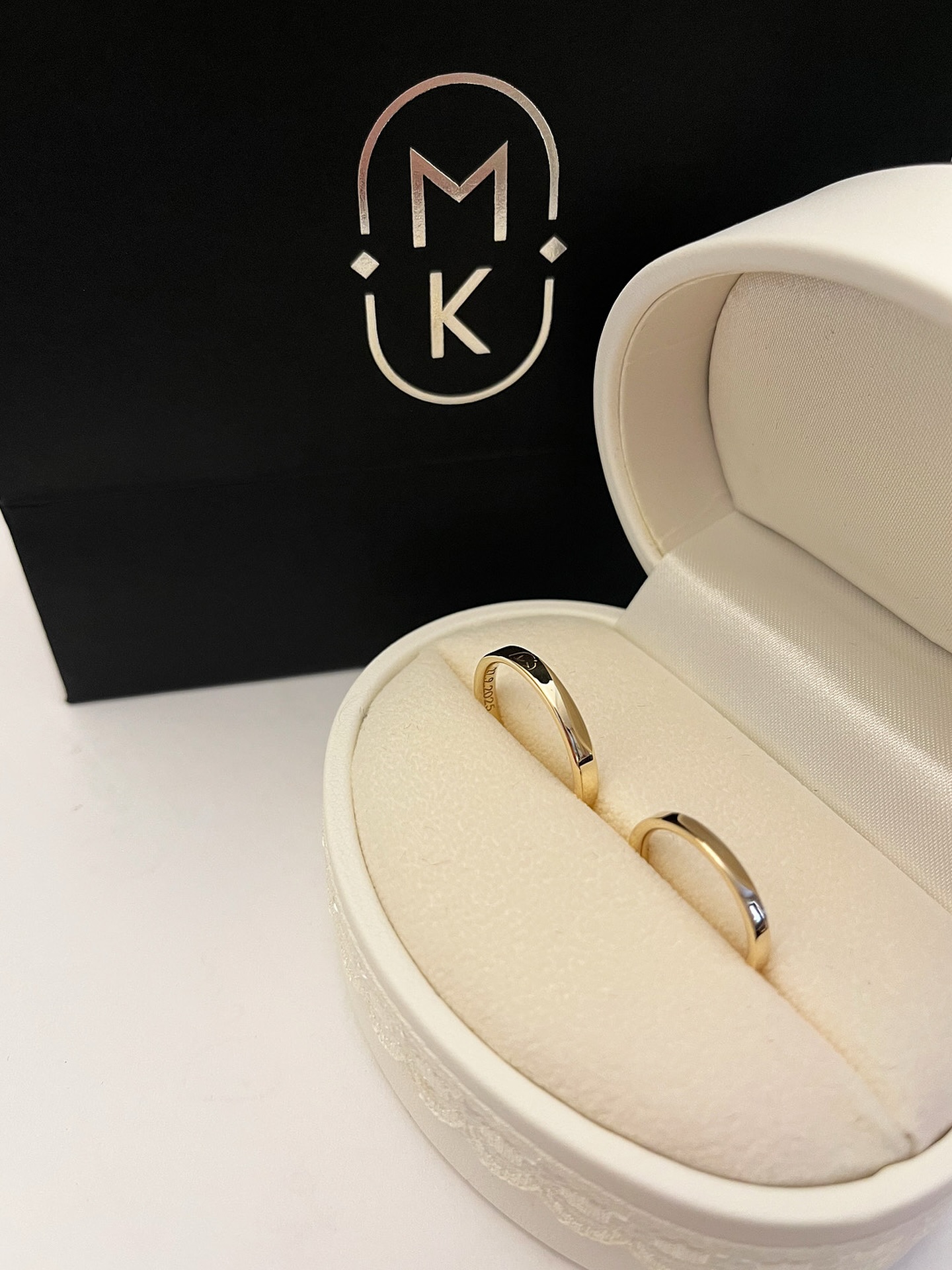 Two hearts, one promise💫Celebrate your love story with MK custom wedding bands, made just for you!
#mkfinejewelry #bespokecreations #custommadejewelry #gold #whitegold #weddingbands #bridaljewelry #customengraving #happylyeverafter #couplegoals #love #marriage