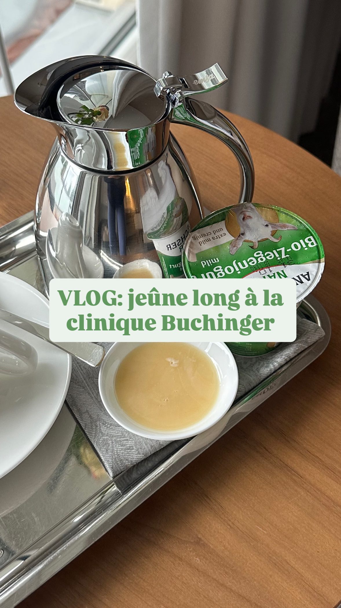 Produit offert / publicité - collaboration commerciale @buchingerwilhelmi Jeûne long? Facile dans les bonnes mains!
J’ai expérimenté le jeûne long à la clinique de jeûne @buchingerwilhelmi
Voici un extrait d’une journée:
👩⚕️Réveil et visite chez l’infirmière: poids et tension sont mesurés et sondage sur le bien être et confort.
🫖 thé et yaourt: on mange 250 kcal sur la journée ce qui permet de jeûner sereinement sans perdre les bénéfices santé
🏋️♀️ du sport: mais zones 1 et 2, juste assez pour soutenir la masse musculaire sans stresser le corps
🥫la soupe chaude: le moment tant attendu même si on a pas faim au final.
🛌 sièste et bouillotte foie: la détox et l’autophagie sont en route. On fait le ménage dans son corps.
🚴🏼♂️ vélo au bord du lac Constance ou soin. Malgré qu’on jeûne on se sent en vacances
🥣bouillon chaud: il y a une grande solidarité des jeûneurs, on savoure son bol de bouillon en bonne compagnie.
🚶♂️une dernière balade avant de faire dodo tôt
Quel plaisir de jeûner dans ces conditions. On vous pouponne, on vous encadre, on vous motive et on sent bien. Un véritable reset physique et mental.