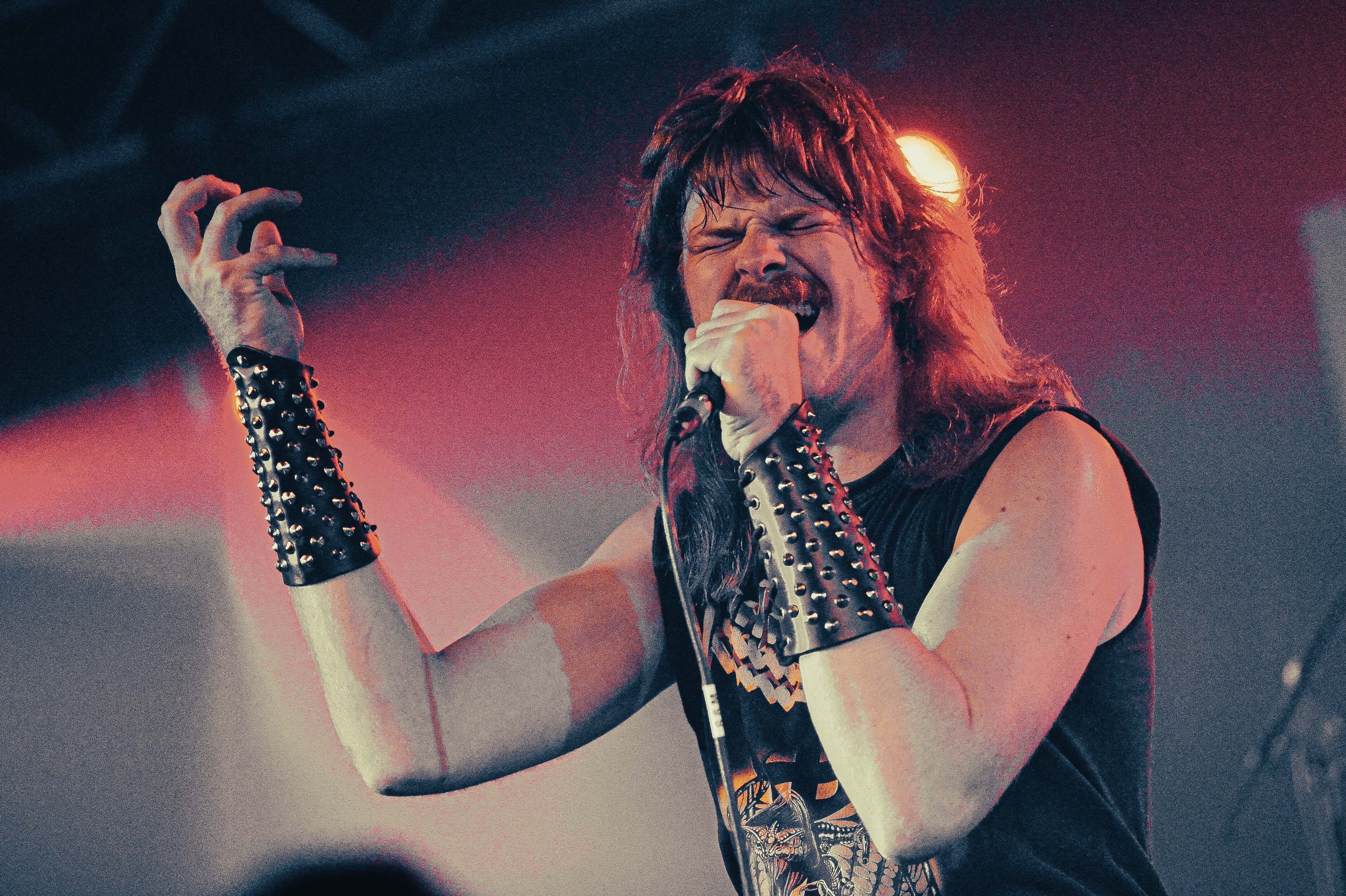 Last night @altefeuerwehrhalle was literally on fire – no alarms, just riffs, screams & pure energy. 🤘
Thx to @venator_official & @lushcityferals!
Swipe for some hot shots from last night 🔥📸
Pics by Thomas Eisenpass https://www.facebook.com/thomas.eisenpass