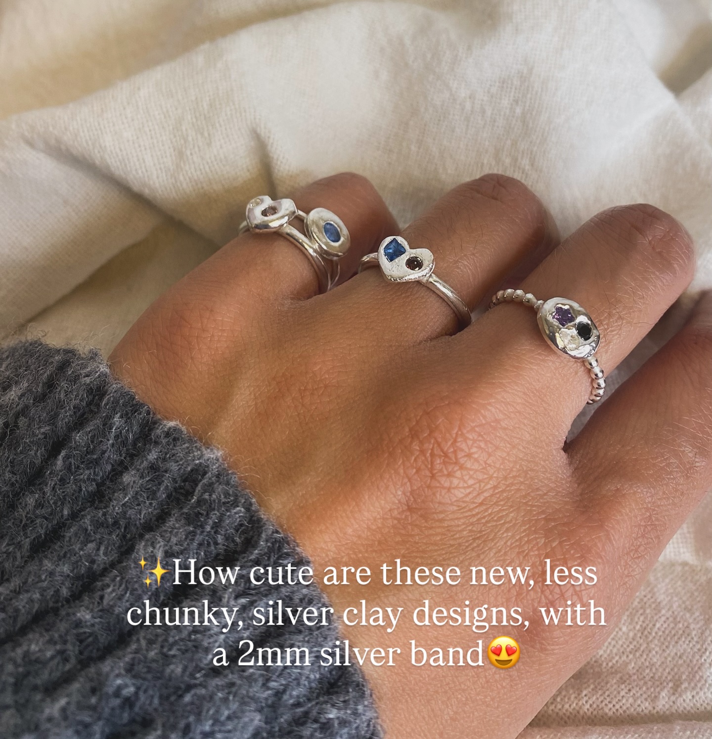 🇳🇱Traditional goldsmithing x Silver Clay✨ New Silver Clay Trinket set workshop (€149) You will make a pendant + 1 ring using silver wire for the ring base and 5 grams of Silver Clay for the trinkets.
Choose from many colorful cubic zirkonia’s 😍 #amsterdam #workshop #funthingstodoamsterdam #silver #dateideas