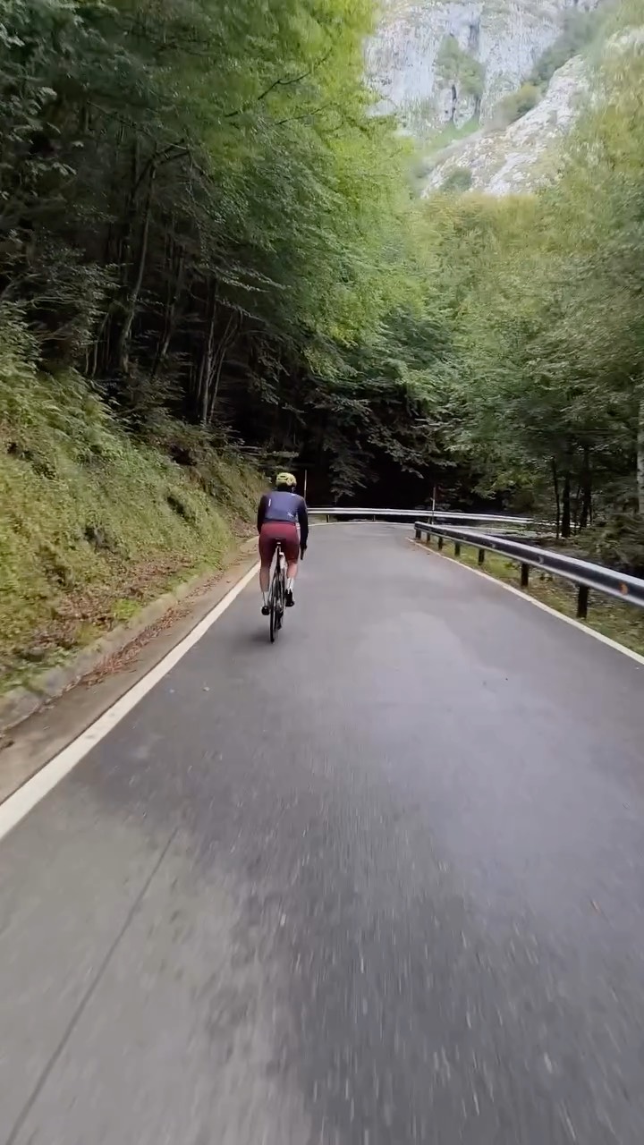 Hoy queremos dar un agradecimiento muy especial a todos los que habéis confiado en @sptour__ durante el 2025.
Ya estamos trabajando para presentaros en breve la oferta del 2026.
Gracias a @trainutrijm por colaborar con nosotros.
Estad atentos, muy pronto tendremos novedades…
#sprintem #sptour #burgos #ciclismo