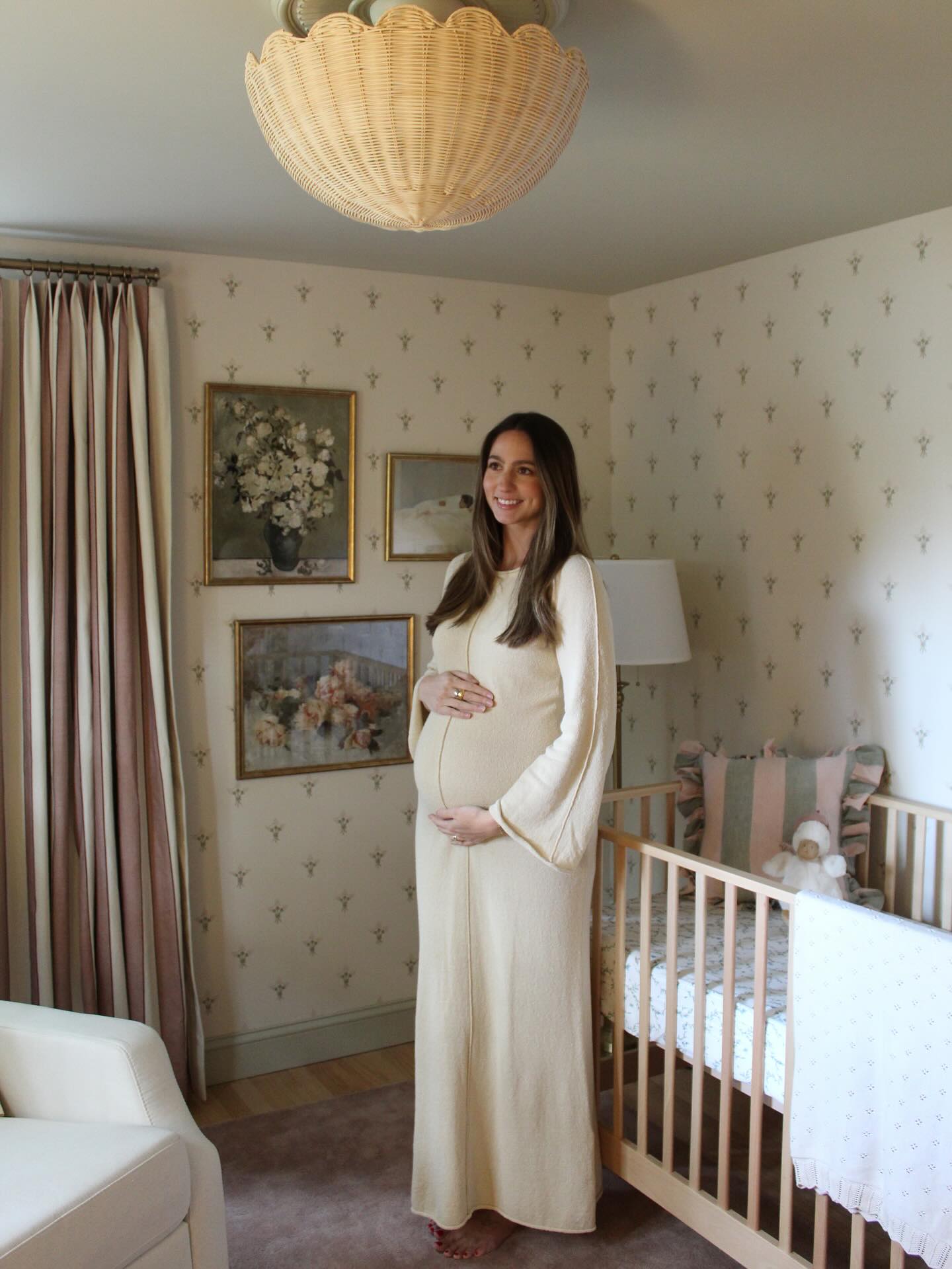 WELCOME TO MY (BABY) CRIB! The English countryside garden nursery I’ve been dreaming of is finally complete for one special little lady 🎀🧸💅🏻
@gennyrosedesigns