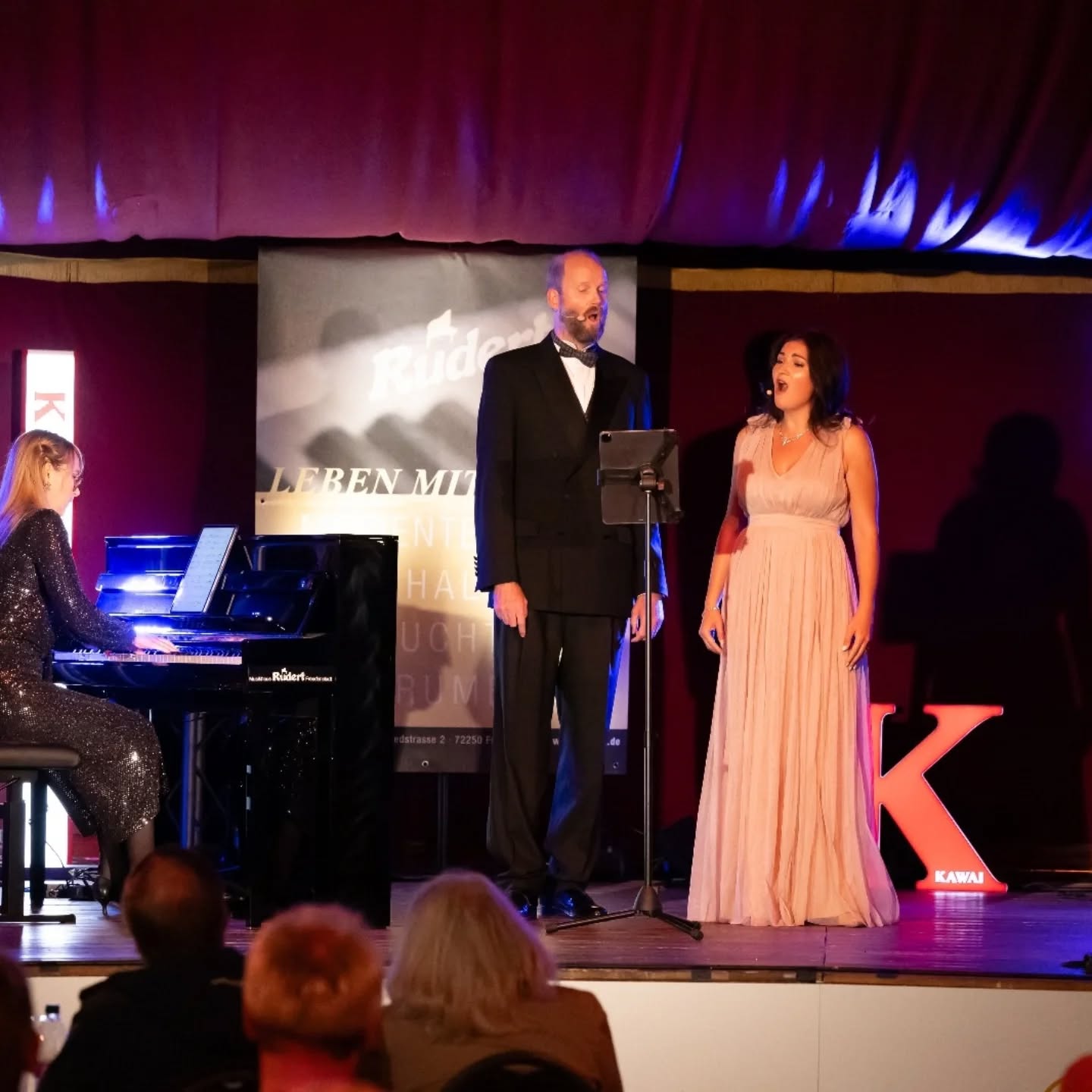 We had such a great concert in Freudenstadt! 🎶
The concert hall was fully packed - around 400 people came even though it fits only 300! 😅😁 The energy was fantastic, and we had so much fun performing with James Martin and Meghan Behiel.
The mayor of Freudenstadt said wonderful words to us at the end, such an honor! @talx2025 @kawaipianoseu
.
.
.
.
#aniistraveling #freudenstadt #opera #SingerLife #singersofinstagram #classicalmusic #classicalsinger #concertlife