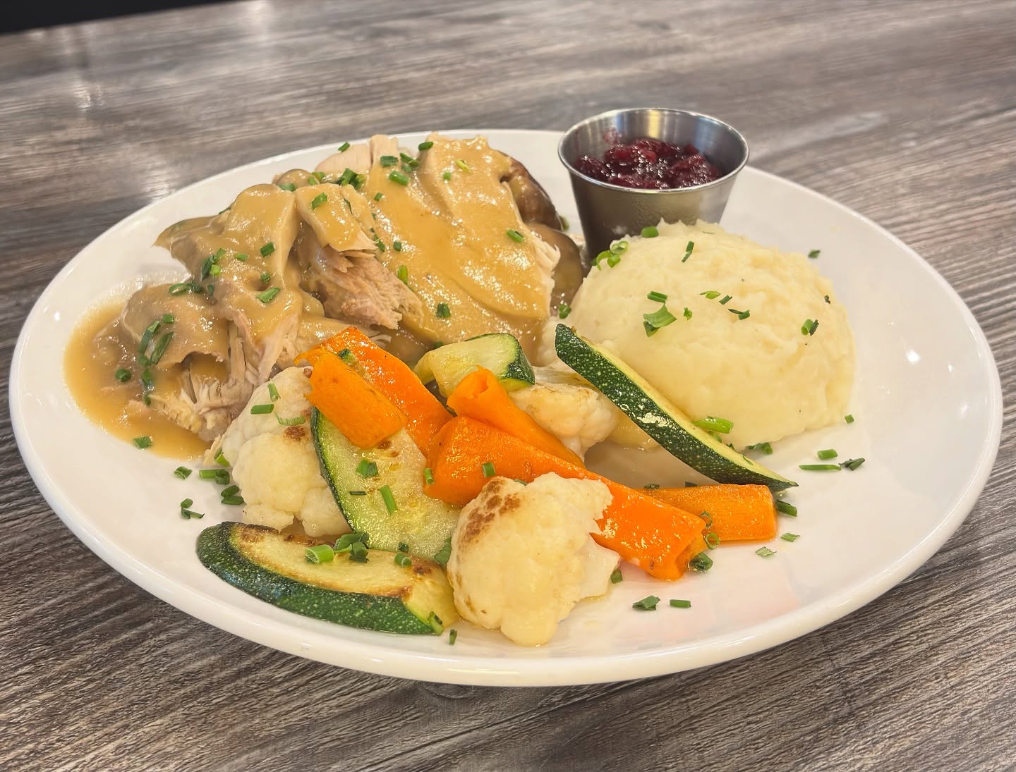 Authentic Turkey Dinner 🦃🍽️
Always available at Medley’s and a true customer favorite! 💛
We proudly honor tradition by preparing everything in-house.👩🍳🍂
Come taste the comfort of home! 🏠✨#dineoutvancouver #vancouverrestaurant #dishedvancouver #vancityeats #vancouvernorthshore #dineoutvanfest #doubletreenorthvan #foodcouver #cityofvancouver #hiddenspotvancouver #explorenorthvan #thanksgiving #turkeydinner #northshorenow #northshorenews #viawesome #shipyardsdistrictbia