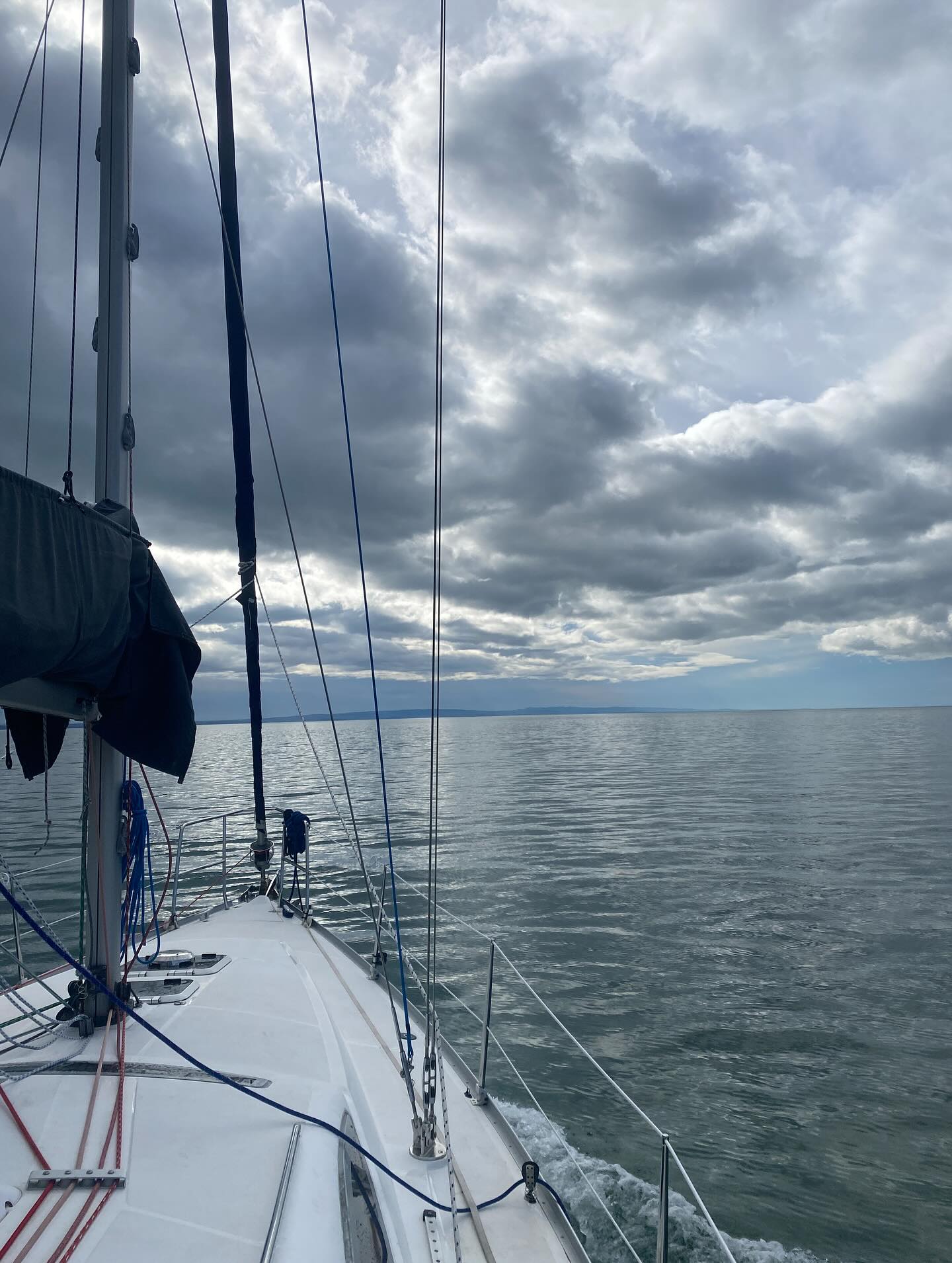 Mélaudine a complété sa dernière navigation ce weekend en direction de Québec. C’est là qu’elle pourra se reposer et se refaire une beauté pour la prochaine saison ⚓️