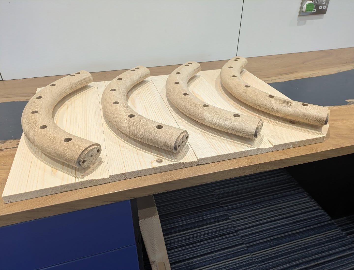 Large oak handrail turns.
#handrail #staircase #turn #woodwork #cnc #madeinsheffield #oak #bespoke