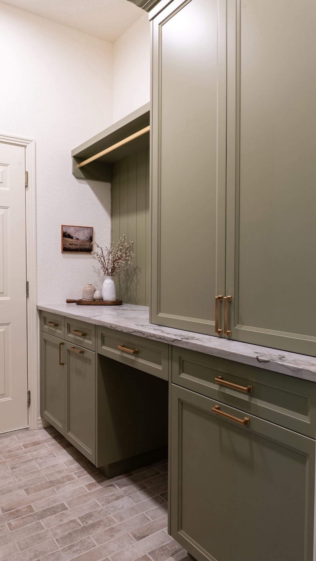 I LOVE IT! 🙃 this laundry room transformation at European Cozy was a challenge - we needed to squeeze in a utility sink, a bag drop zone, dog food station, laundry (including a laundry shoot and hampers!) and storage all in this narrow space with no natural light or ability to bump out the walls. We went through several iterations and I am SO pleased with the end result, we made it all happen! Remodels often force you to get very creative on layouts and I love the challenge. Not only did we make this space beautiful, it's also much more functional for their family. Win win!
Construction by King Built Construction
Photography by @sophiawikoffphoto
#boiseinteriordesigner #boisegeneralcontractor #boiseremodel #boise #remodel #beforeandafter #boiseinteriordesign #laundryroomremodel