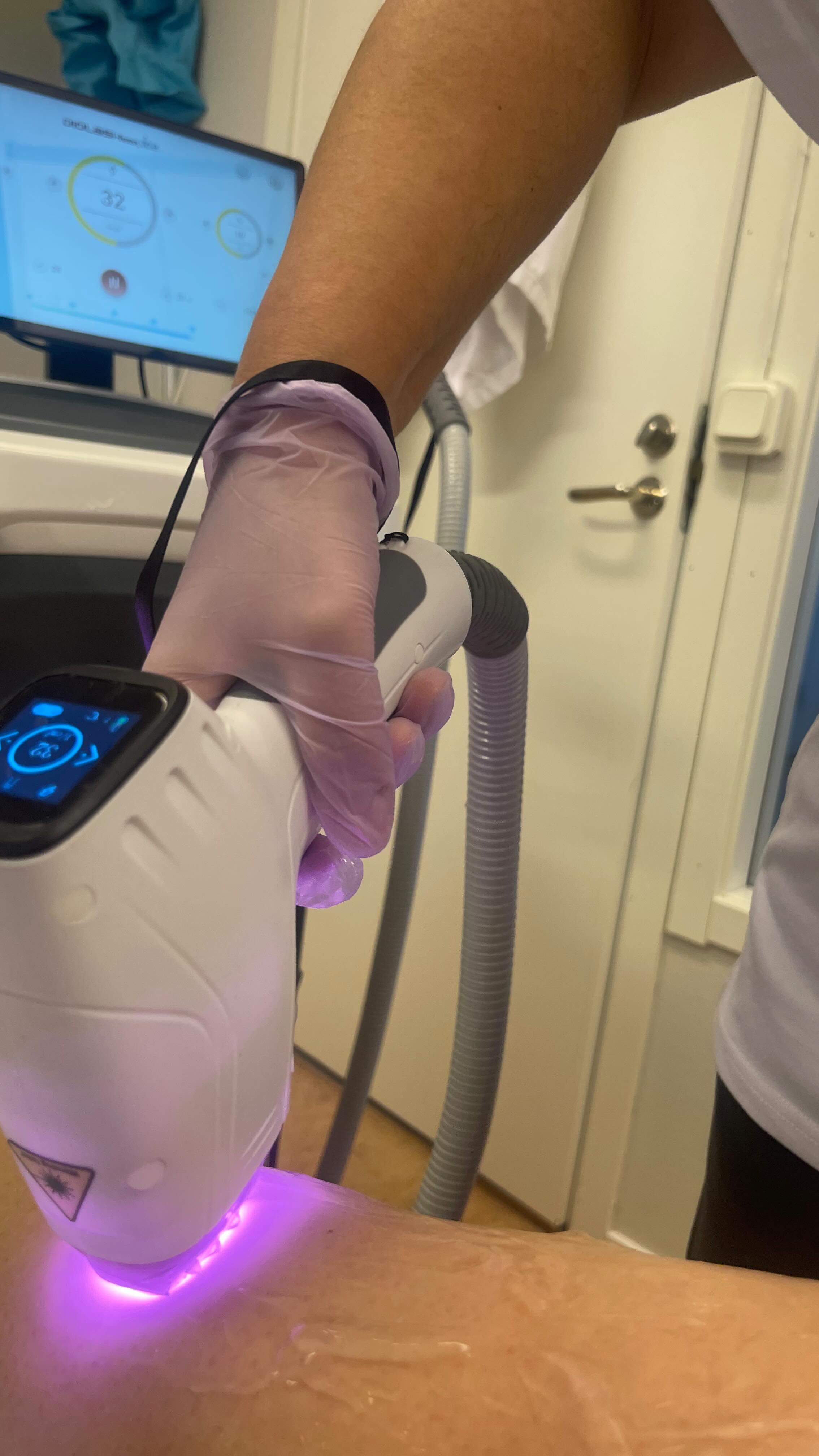 Vem är det som ringer?📱 Är det en hårfri sommar 2026? ☀️ BOKA din laserbehandling nu under vinterhalvåret för en hårfri sommar😍
#laser #hårborttagningborås #boråsstad #hårfri