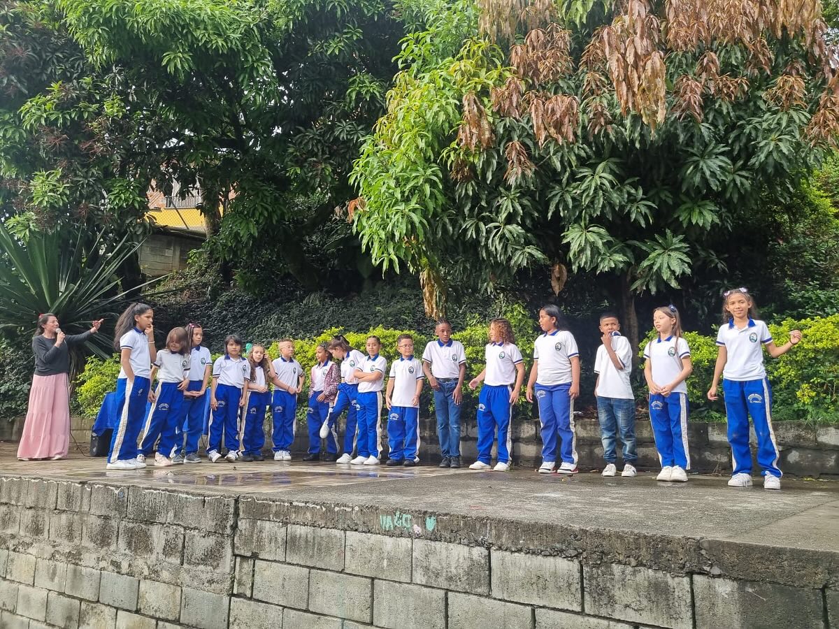 🎭 Presentaciones artísticas
🎵 Muestras culturales
🏆 Premiación del Torneo Interclases 2025