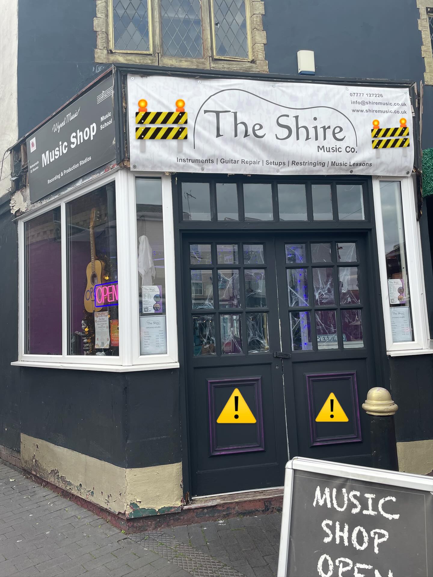 Hey everyone! 👋
The shop will be closed on Wednesday (today) and Thursday (tomorrow) while we finish tidying up and clearing out the space (almost there! 😅).
We’ll still be around inside, so if you need anything like a quick pack of strings or accessories, just give us a call or text at 07777 127226, and we’ll sort you out! 🎶
Thanks for bearing with us while we get everything shipshape again ❤️