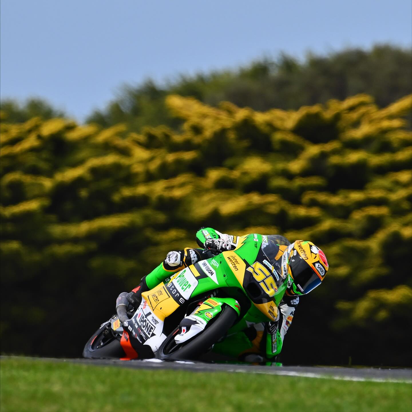 Day 1🌦️🇦🇺
A wet morning session and dry afternoon.
I’m enjoying a lot to ride this amazing circuit and we’re working on the right way. Can’t wait to hop back on the bike tomorrow⚡️🐸
📸 @photopsp_jacek_swiderek