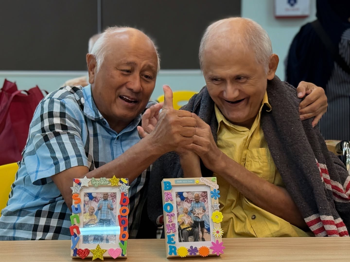 It’s moments like this that remind me why I do what I do.
A resident saw his mother — frail, in her wheelchair, unable to hear. He held her hands and softly said, “This is my mother, this is my sister, and my niece.” His mother hugged his hands, and in that silence, so much was said.
It was one of those moments that make Family Day so special — where food, art, and togetherness open space for what truly matters.
And as if to complete the day, another resident requested to sing Elvis Presley’s “It’s Now or Never.” What began as one voice became a family chorus — siblings, children, and grandchildren singing together. It couldn’t have been more fitting — a song about seizing the moment, sung by generations, side by side.
I left with my heart full — grateful to witness such genuine connection and to be part of creating spaces where art brings people together, just as they are.
#arttherapyworkshop #artconnect #familydayworkshop #artheals #familyoutreachrestoration #arttherapysg