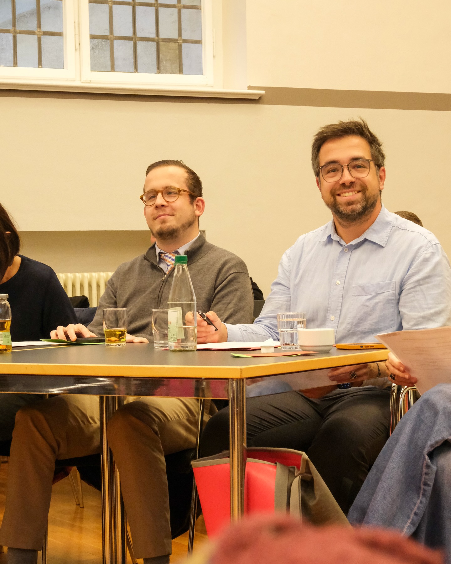 𝗧𝗵𝗿𝗼𝘄𝗯𝗮𝗰𝗸: 𝗣𝗮𝗿𝘁𝗲𝗶𝘁𝗮𝗴-𝗩𝗶𝗯𝗲𝘀
Zwischen guter Laune und konzentriertem Feinschliff an der Rede beim Parteitag der @spd_halle in der letzten Woche.
📸: @tiny_felix