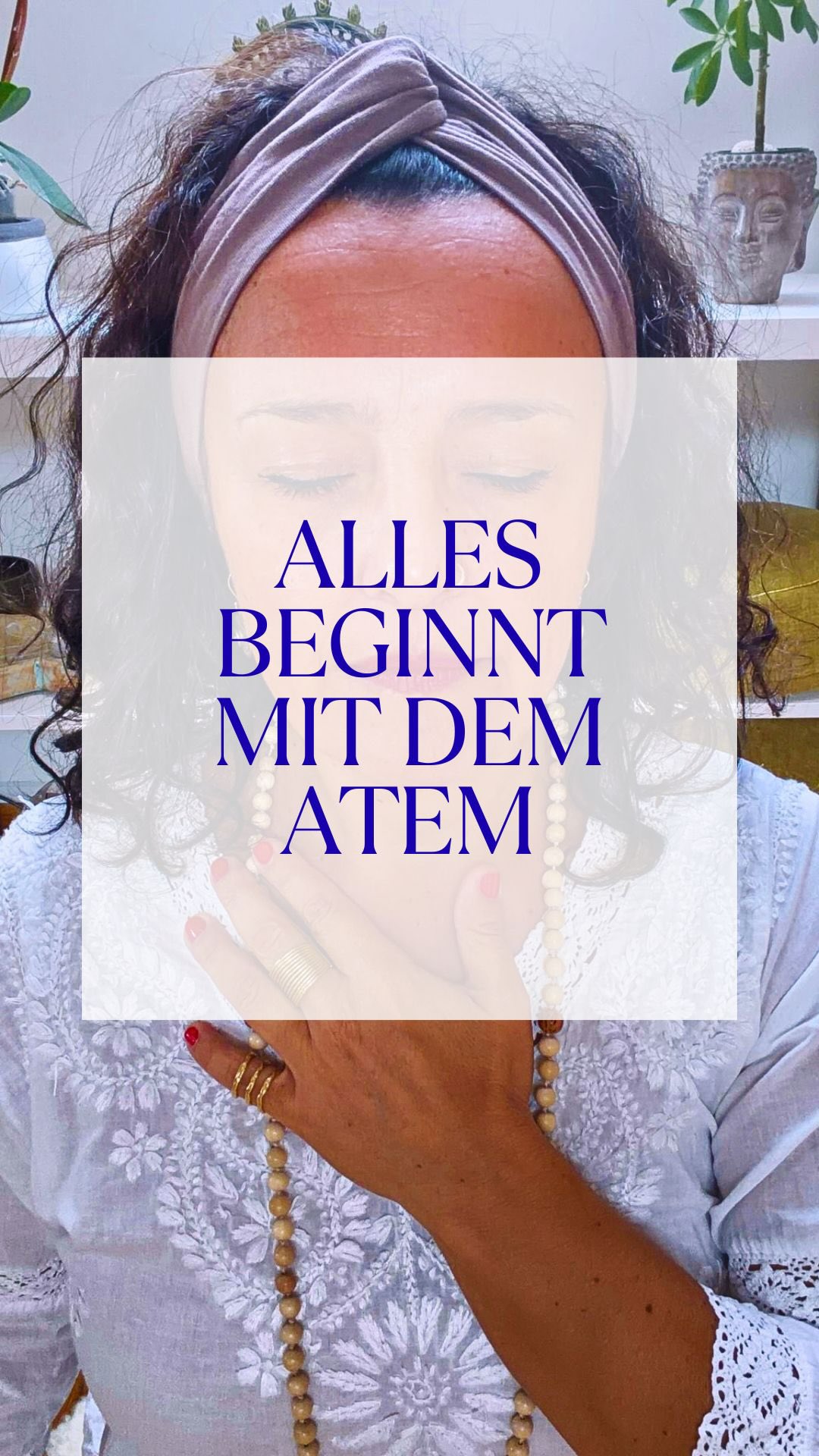 Im Atem finden wir Klarheit,
im Loslassen Leichtigkeit.
Pranayama – der stille Tanz der Luft in uns.
Ein Moment, in dem Energie, Ruhe und Weite eins werden.
✨Teil des Sacred Dance of the Elements –✨
✨9.–16. März 2026 · Sri Lanka ✨
#pranayama #yogajourney #balance #bewusstleben #luft #achtsamkeit #innerpeace #zentrails #thesacreddanceoftheelements