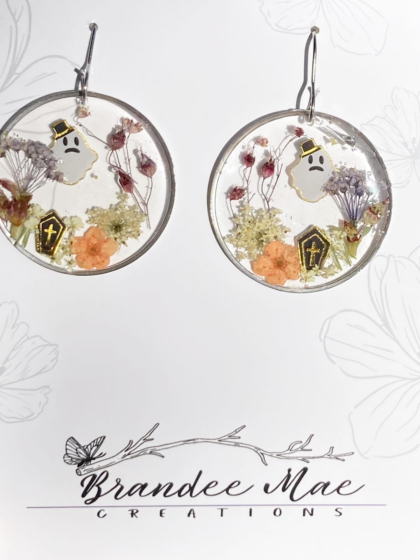 Only a few pairs of Halloween earrings left in stock! Find them this Friday in Downtown Auburn at Market in the Square.