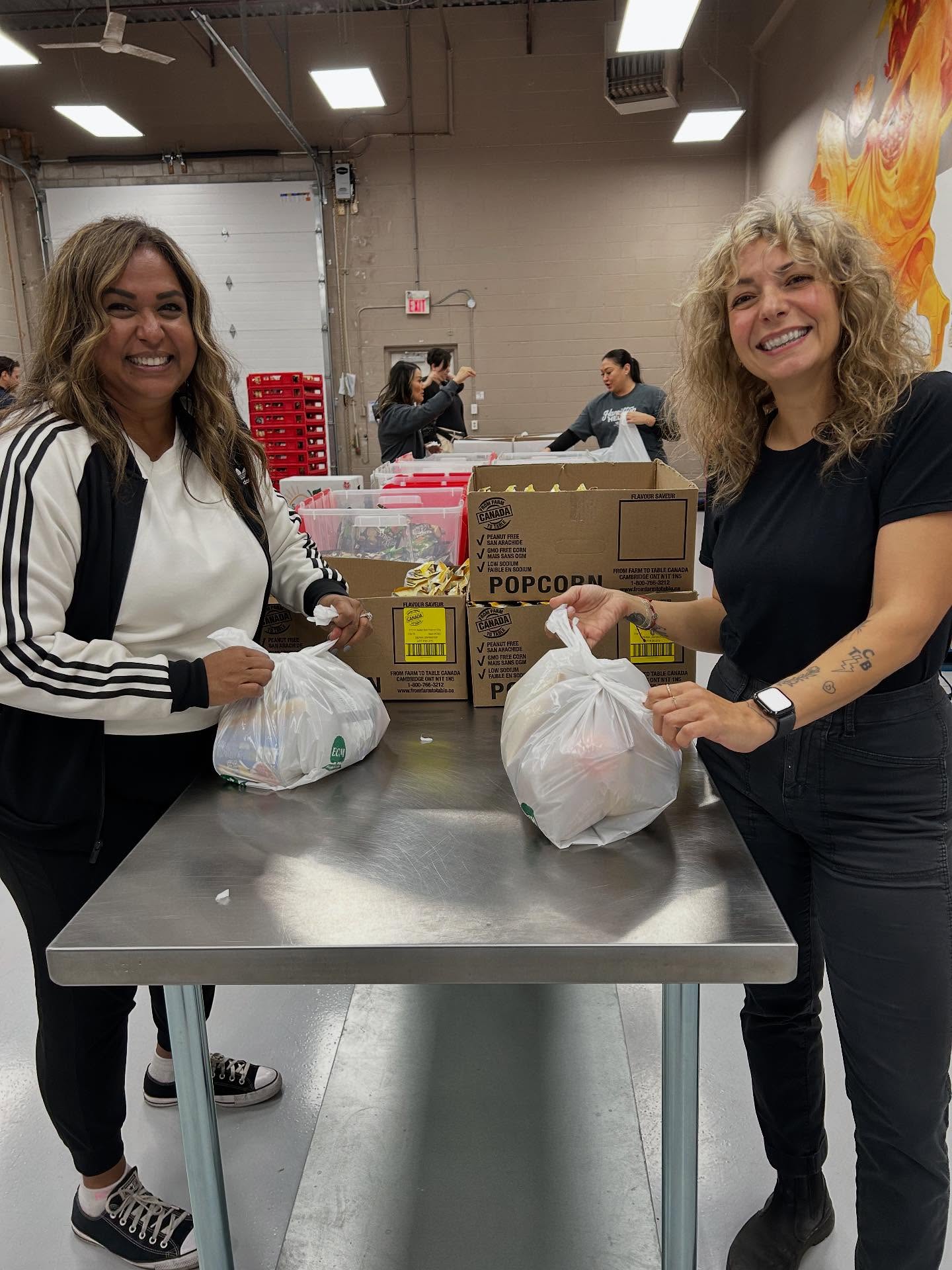 What an incredible pack day filled with amazing people! Your energy, hugs, and community spirit truly made our day.
Thank you @lodidthat for assembling such a great pack group from the Eat and Argue @thehamiltonclub1873