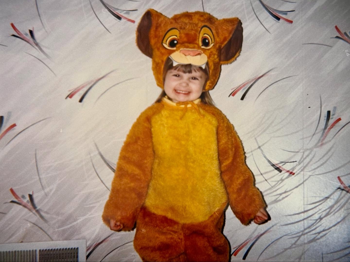 It’s a Hyman Halloween!🖤
Enjoy these throwbacks featuring a few of our very special gals👻🎃
Which costume is your favorite!?🥼
(Bonus points if you can guess who’s who)🕷️