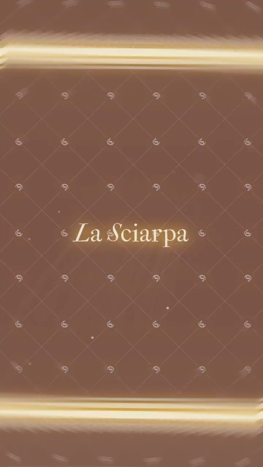Only by La Sciarpa.