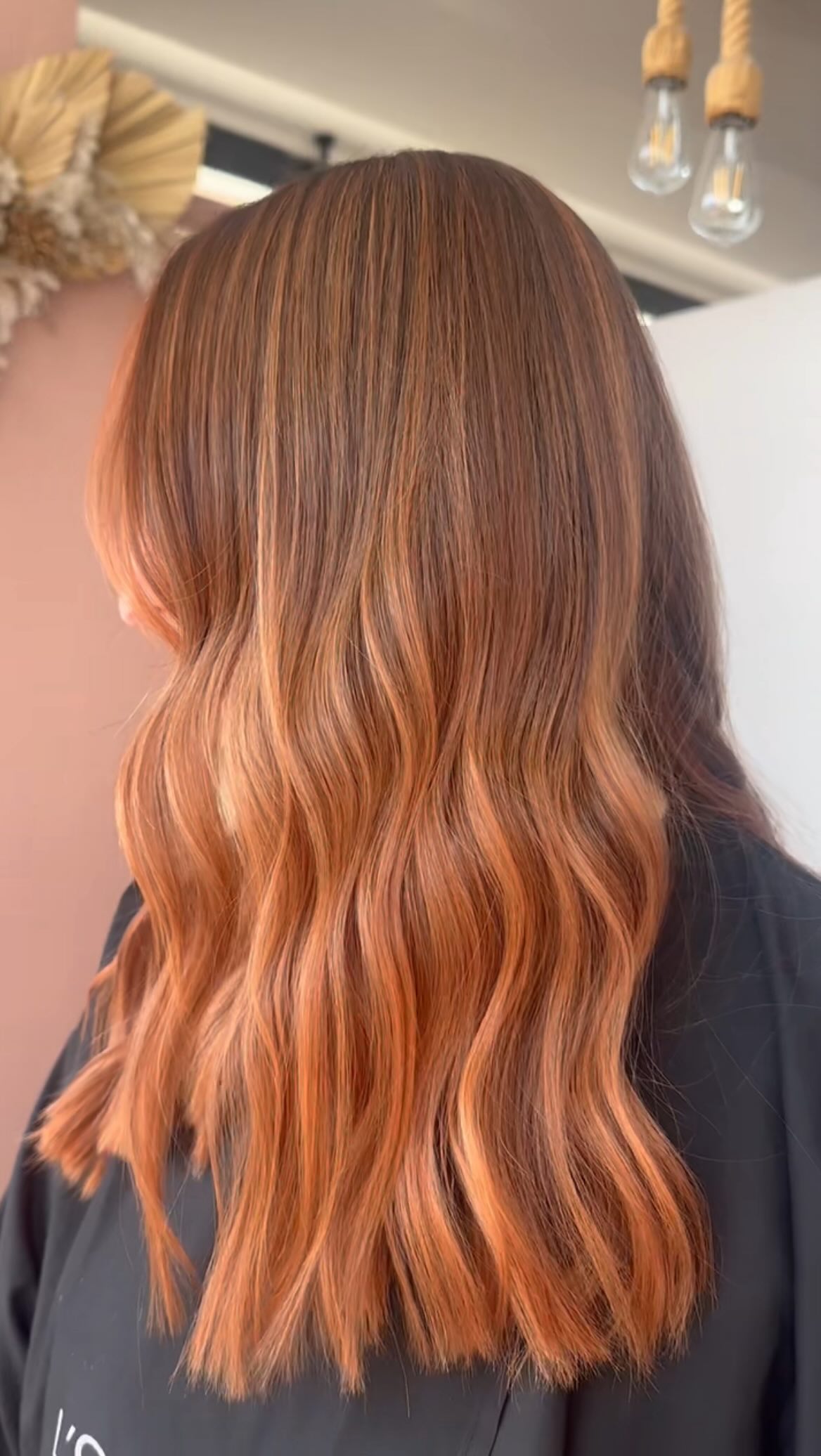 Before and after - yes, it’s the same hair. A soft copper refresh by @hairby.lilx that feels just right for the season. 🤎
.
.
.
Book your next colour, DM us or WA📲 0522813770 for your appointment 🌴