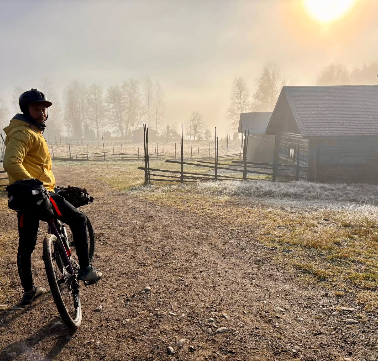 Country cycling season ender tour. Kiitos #hämebycycle -Ukontaival kuljetti Forssan kansallispuistoihin. Hieno reitti! #gravel
Opastuskausi alkaa hiljenee ja ensi vuonna ajetaan ja opastetaan vielä enemmän pyöräretkiä!
#suomenpyöräilynohjaajat #bikepacking
Pyörä ja varusteet Onnipyörä Portsasta 😎 @onnipyorasuomi