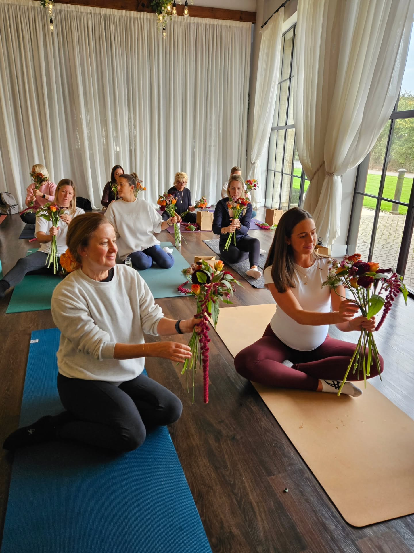Peony, Pose & Pastries - Autumn Edition 🍂
Thank you to everyone who joined us ♡
We'll be back at Oad Street for our Festive Edition with wreath making!
Link in bio to book x