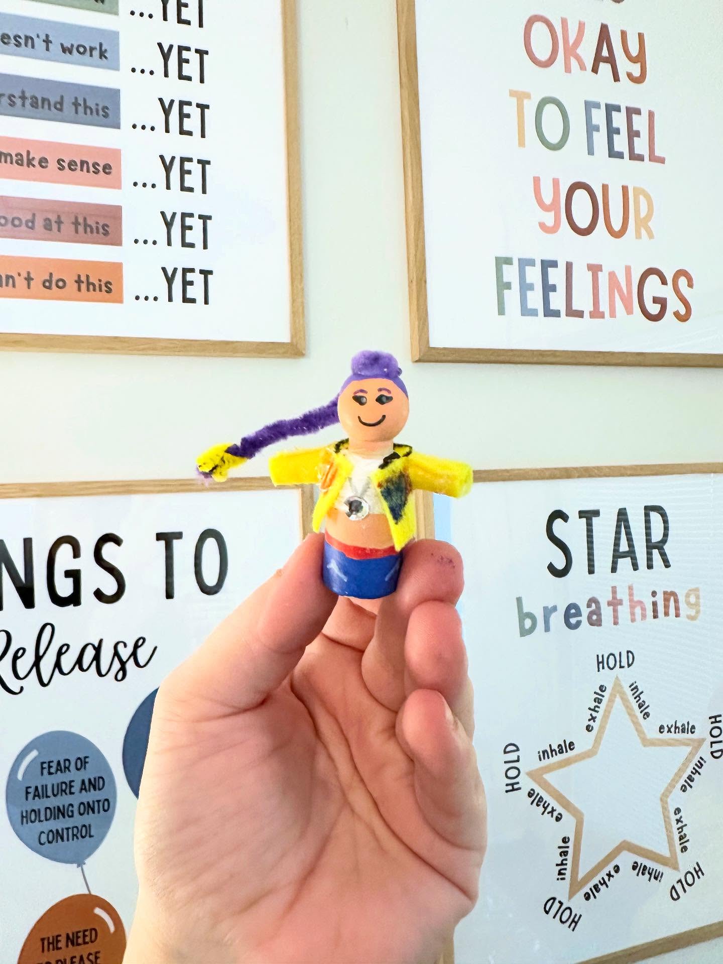 ✨🎤K-Pop Demon Hunters… but make it therapy 🫶🎨
•Explore identity, strengths, and shadow parts through character analysis and artmaking.
#arttherapy #expressiveartstherapy #ymmtherapy #ymmcp