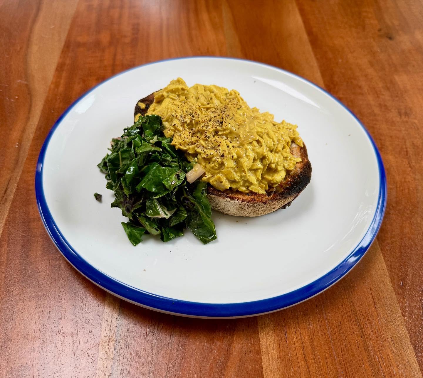 Curried scrambled @tofoo on toasted sourdough — my go-to weekend brunch 💚
There is no other tofu worth buying.. and it comes pre vac packed so you don't have to faff with squeezing all the water out. What a dream 🤩
#frome #fromeevents #fromesomerset #plantbasedcookeryschool #vegancookeryschool #PlantBased #vegan #littlefromecookeryschool #tofoo #tofu