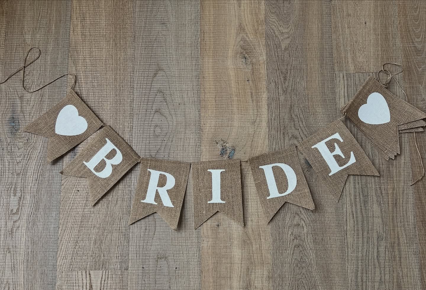 ✨ Junggesellinnenabschied bei Vivescam ✨
Ein ganz besonderer Tag verdient einen unvergesslichen Moment – und was könnte schöner sein, als gemeinsam mit den besten Freundinnen funkelnde Erinnerungen zu schaffen? 💫
Bei Vivescam erlebt ihr eine kreative Auszeit voller Lachen, Glitzer & Genuss:
Ihr gestaltet euren eigenen Edelsteinschmuck, stösst mit einem Glas Prosecco an und geniesst wertvolle Zeit miteinander – ganz privat im gemütlichen Atelier. 🥂💎
Ein Moment zum Feiern, Gestalten & Strahlen – perfekt für die Braut und ihr Team Bride! 🤍
📍Vivescam Atelier, Bubikon
📅 Private Buchung auf Anfrage
👉 Alle Infos & Termine: www.vivescam.com
#junggesellinnenabschied #teambride #vivescam #createandshine #edelsteinschmuck #bacheloretteparty #jga #funkelevent #brautparty #glitzerliebe #bubikon #vivescamatelier #kreativeparty #bride #trauzeugin