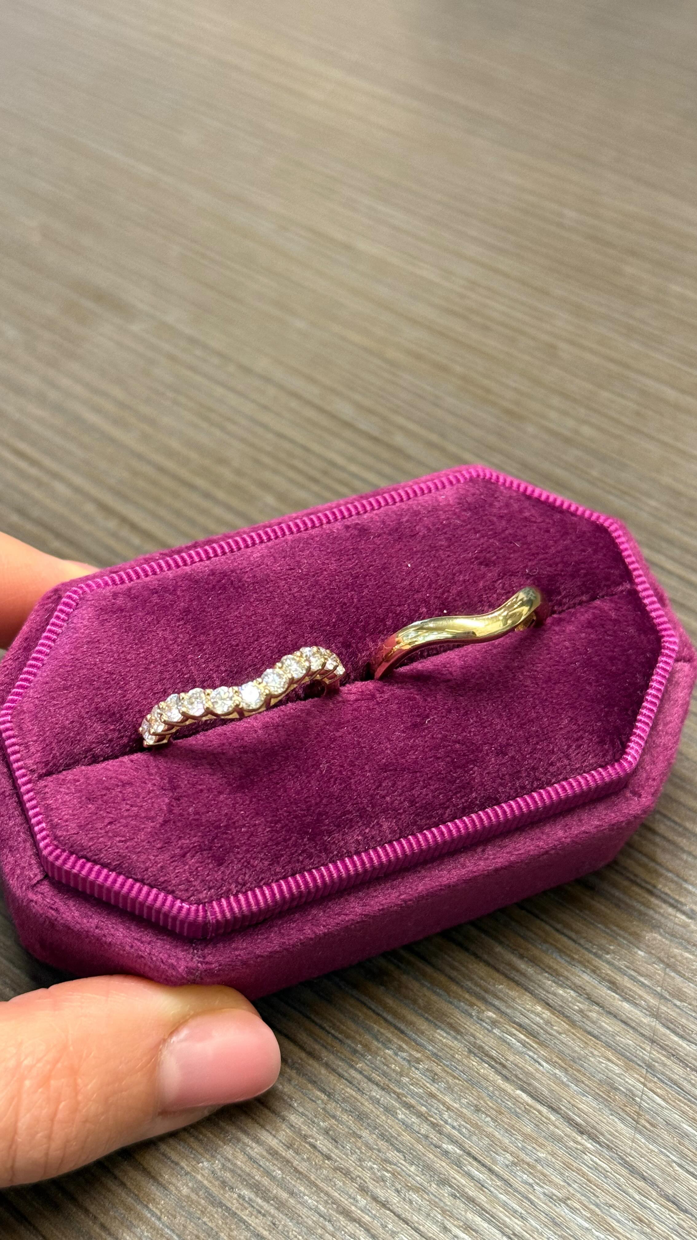 We create ✏️ 💭 Dreams turned into Reality.
#customorder #solitaireantwerp #diamondring #twinring