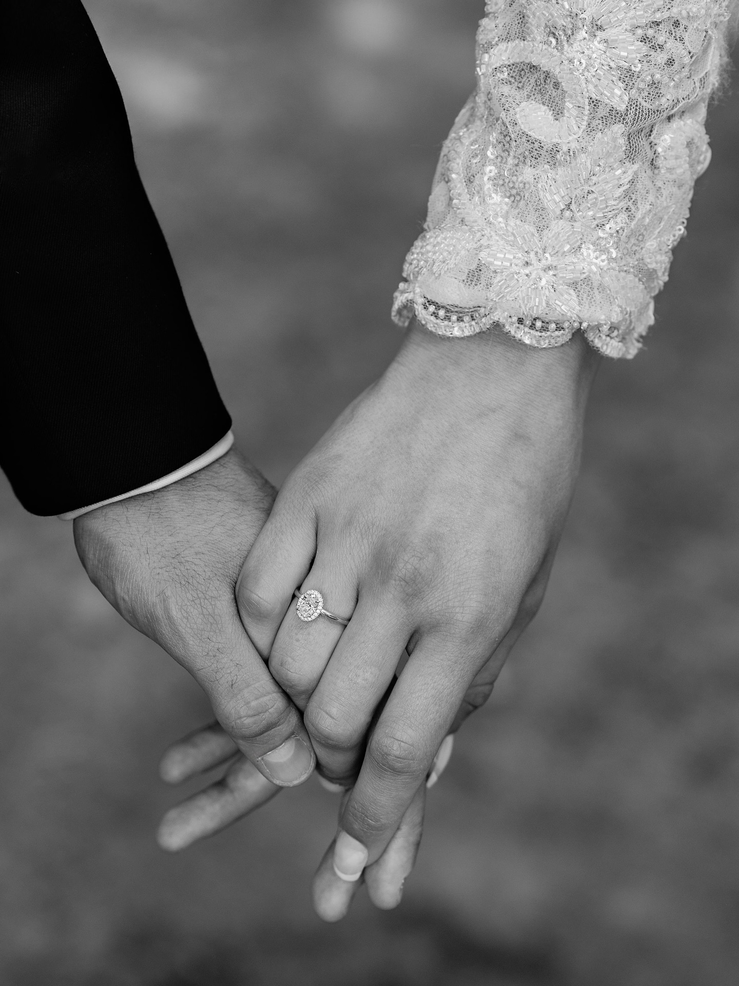 “Wij zijn ontzettend blij met onze trouwfoto’s!
Vanaf het eerste contactmoment voelde alles heel goed. Daniëlle is heel klantgericht, vriendelijk, professioneel en denkt graag mee (met supergoede ideeën). Op de dag zelf wist Danielle ons helemaal op ons gemak te stellen, waardoor de foto’s van de shoot er heel natuurlijk uitzien. We wilden ook graag spontane foto’s van mooie momenten met- en van onze gasten op onze bruiloft, en dat is ook heel goed gelukt.
Meerdere gasten hebben haar - en ons - complimenten gegeven over het werk van onze fotograaf.
Het eindresultaat is echt prachtig, mooier dan we hadden gehoopt! Ook kregen we de foto’s supersnel geleverd.
Een aanrader voor iedereen die mooie, oprechte herinneringen wil vastleggen!”
Vandaag ontving ik deze mooie review! #thankyou❤️
#daniellebosschaartphotography