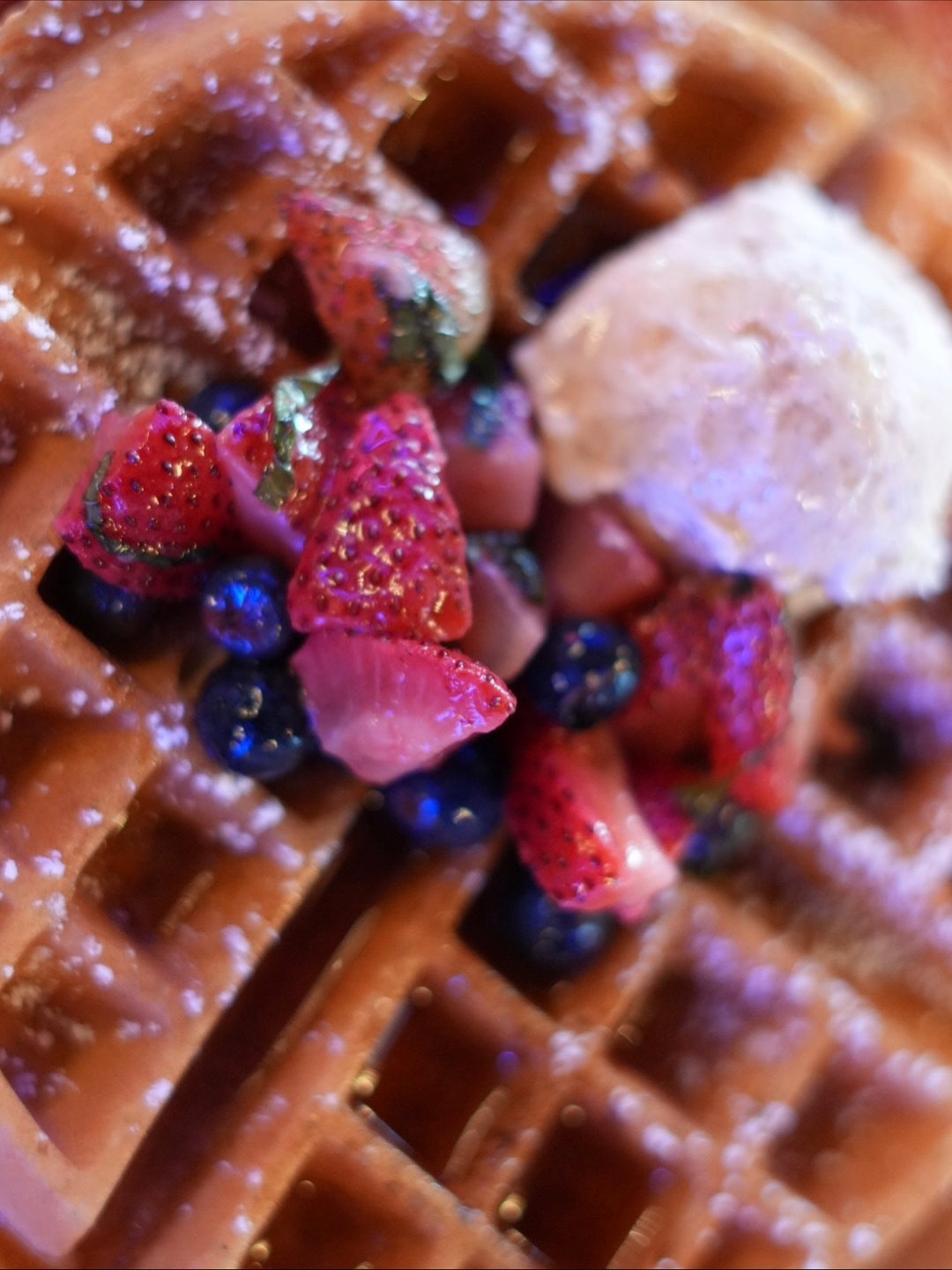 Sundays taste better at brunch 🥂✨ Indulge in our homemade waffles and enjoy ½-priced champagne bottles all day. 🍾
#brunch #sundayfunday