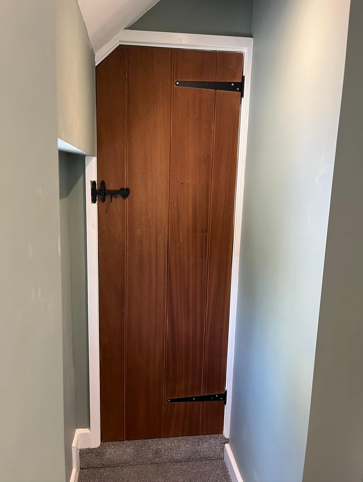 Bespoke made to measure FLB, hardwood door. #madetomeasure #hardwoodfurniture #joinerydesign #modernarchitecture