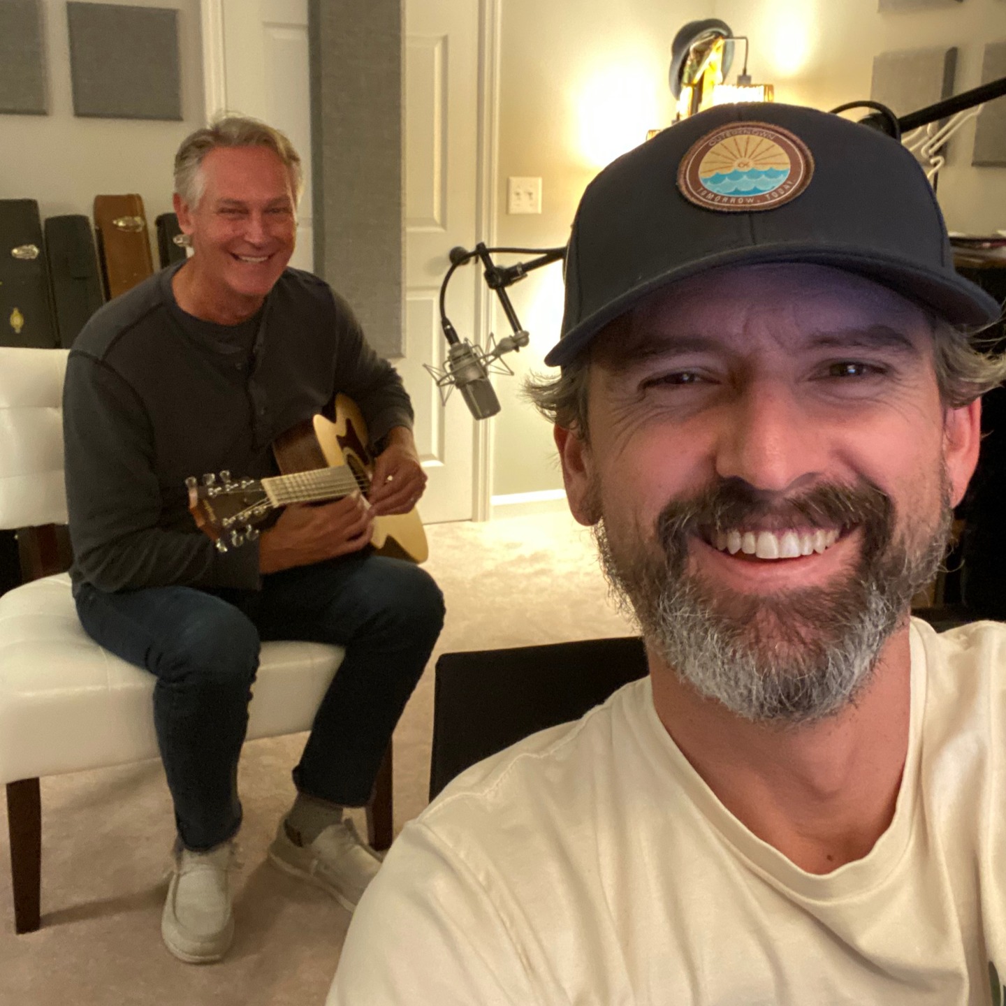 Behind the scenes working on the new @tedxcincinnati intro music for their upcoming speaker videos.
@chris.lah.16 is the Executive Director of @tedxcincinnati and brings a unique approach to his guitar playing. Notice, he plays left-handed but with a right-handed guitar. It always makes way for some brilliant & unusual phrasing.