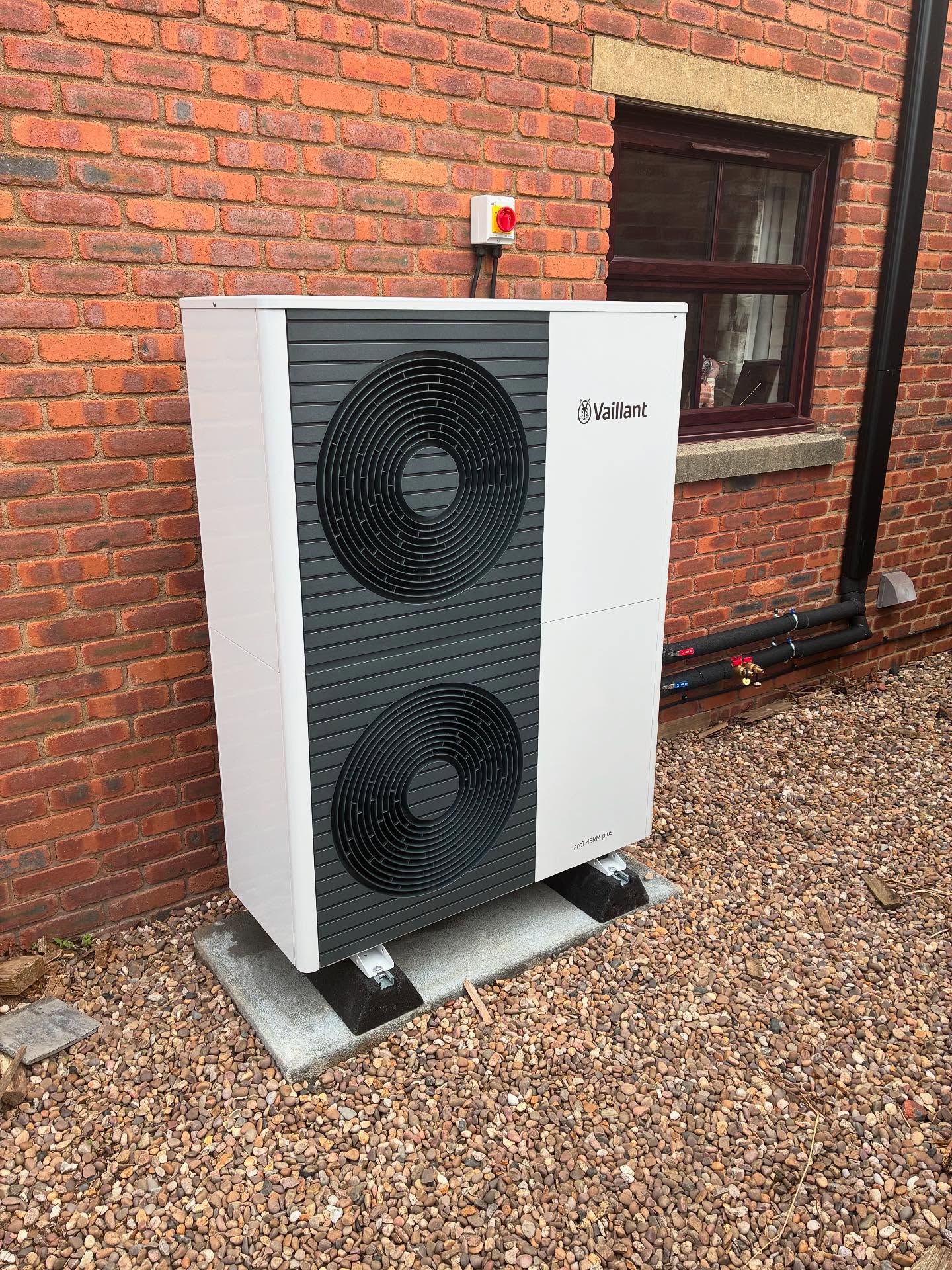 Belper born and bred this one. 10kW AroTherm plus running an absolute dream. @vaillantuk #AroThermPlus