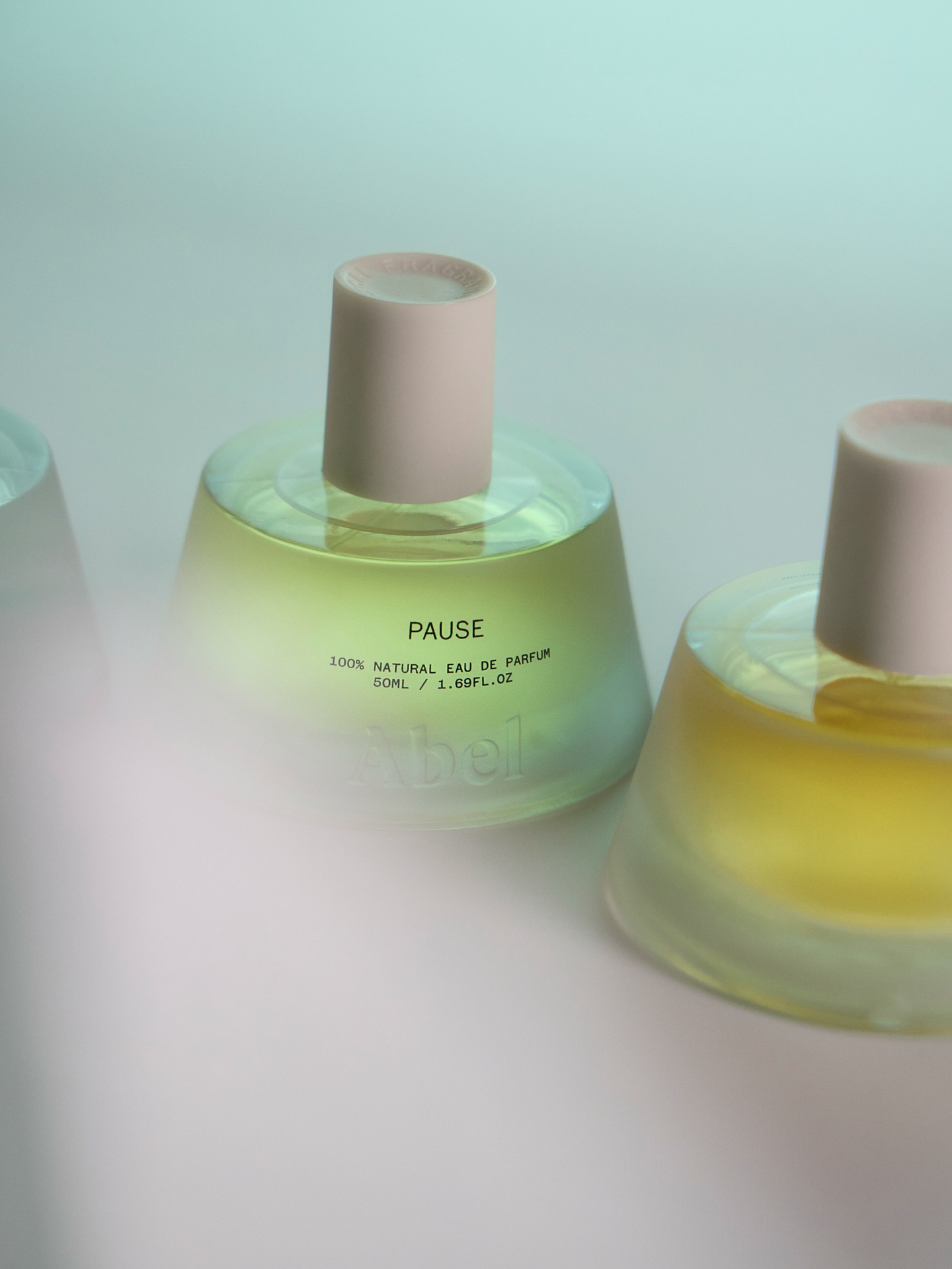 Abel, reimagined — The wonderful fragrances @abelfragrance have been reformulated for performance and repackaged for sustainability. Over a decade in the making, now with 37% stronger concentration but still 100% natural and ready to redefine the fragrance industry.
High performing scents — lowest impact packaging:
100% recycled paper, fully biodegradable caps and recycled glass bottles.
〰️
I’m happy that you can find my actual selection of 6 scents at kehoni.ch 🤍
.
.
.
.
#abelfragrance #radicalfragrance #biotechnology #naturalscents