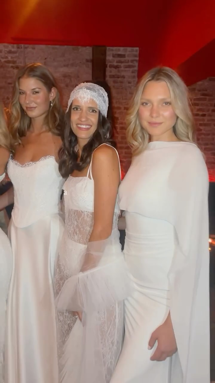 Featuring the NEW YORK Capsule Collection “First Light”
You are welcome 🤍🤍 #mwl