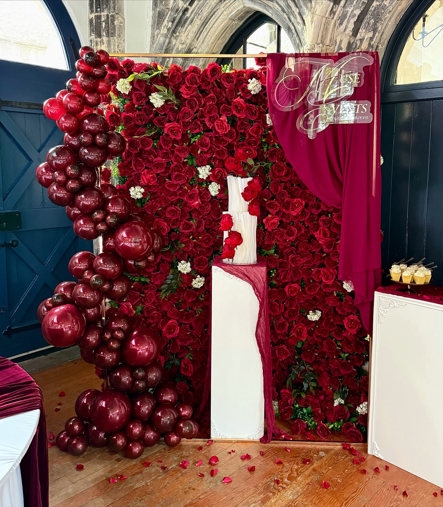 ~ Venue Showcase ~
We were delighted to be a part of today’s venue showcase at @priory1101 ❤️
Our stunning new Valentina wall tied in beautifully with the burgundy/wine hues carried throughout the venue today, with a matching Crystal burgundy organic garland, our perfect new logo sign created by @epic.events.norfolk, and a recreation of one of our all-time-favourite cake designs - the wafer paper ruffle two tier, adorned with fresh velvet red roses.
Thank you to every guest we exchanged details with, and for all of your wonderful comments on our flavour samples - we’re so excited to work with you in the coming years!🤍
#weddingstylingideas #museeventsbygl #eventstylist #balloonartist #cakedesign #cakedesigner #balloondecor #norwichcakes #eventstyling #balloonsnorfolk #alessoninluxury #balloondecor
#norfolkweddings #weddingcakesnorfolk #norwichwedding #norfolkbride #luxuryweddingcake #weddingcakeinspo #weddingstylingideas #museeventsbygl #heartcake #vintagecakes #vintageheartcake #weddingcake #burgundy #burgundywine #burgundywedding