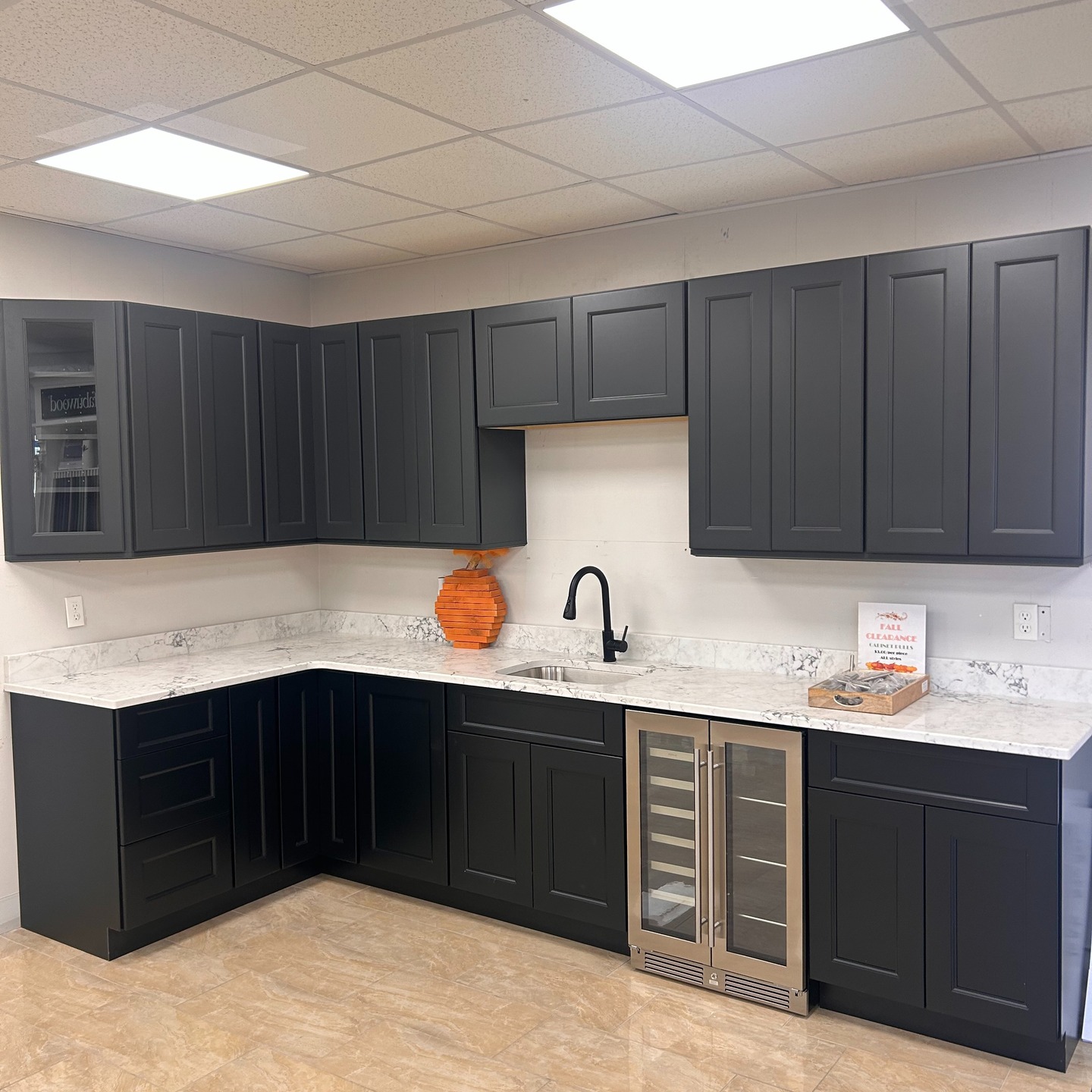 🍂Fall is here - and we're raising the bar! 🍷
Our new bar display features SDRI Quartz "Lunacy" countertops and Fabuwood Cabinetry Nexus/Fusion style in Graphite/Imperio Black.
Visit our showroom to receive an estimate for your countertop or cabinet project!
📍940 Wellington Ave, Cranston, RI 02910
⏰Mon-Fri: 8:30-5pm / Sat: 9-3pm / Sun: Closed
☎️401-780-9639
🌐www.stonedepotofri.com
#quartz #quartzcountertops #barcountertop #barideas #bartop #whiteandblack #kitchen #kitchencountertops #stonecountertops #stonefabricator #ri #ma #ct #ny