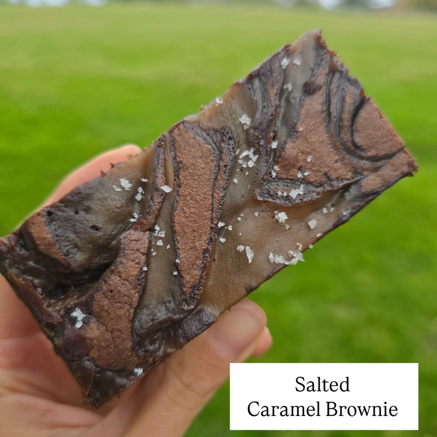 It's the weekend ✨️🍂
Our Salted Caramel Brownie is baked from scratch - start to finish 💛
Perfect for slow afternoons shared with family 🫶🏻
https://layerd-cake.square.site/
#layerd_cakes #eatgoodcake #bakefromscratch #realcakes #realingredients #weekendtreat