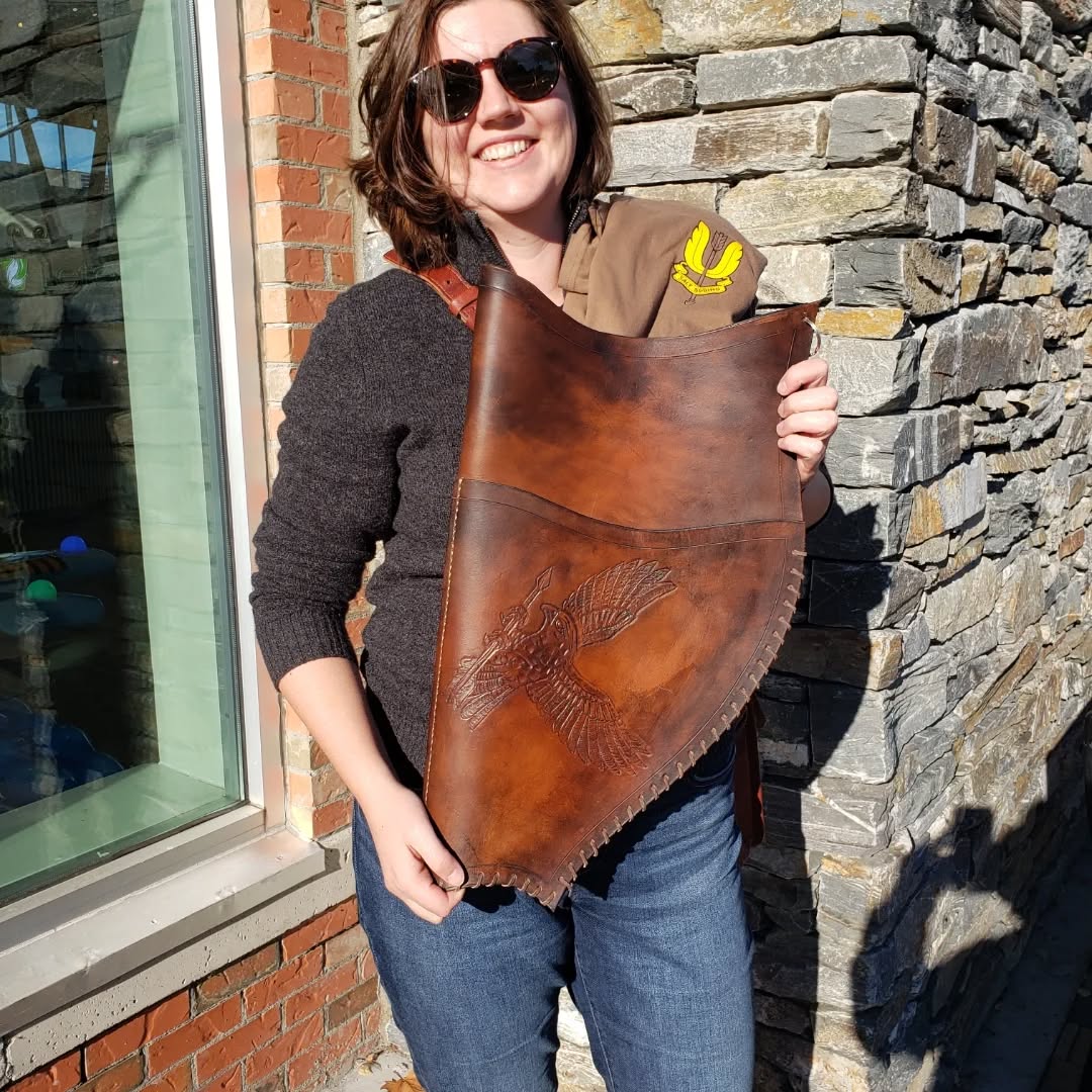 So cool to have a tie at the top! Jessica and Jordan 🏆
.
Quiver handmade by @justus.holmes
Horsebow donated by Falcon archery
.
Well done everyone that was such beautiful archery festival event.
.
Tons of winners and tons of smiles 👍
.
.
.
#archery
#archeryclub
#archeryfestival
#archerymovie
#tournament
#goodtimes
#familyfun
#letsgo
#islandlife