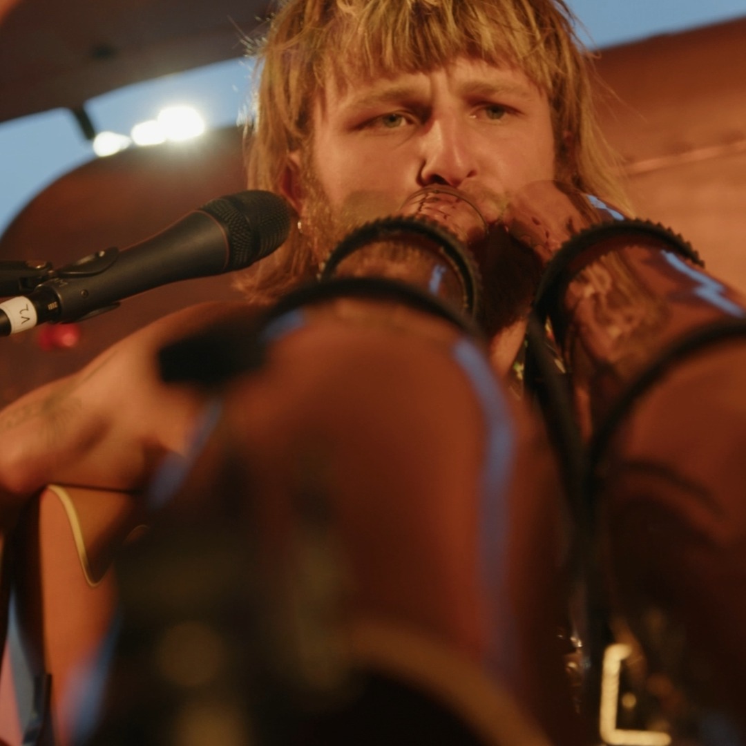 Great times at the @kvffkooritent @kvfolkfest with @sams.caravan