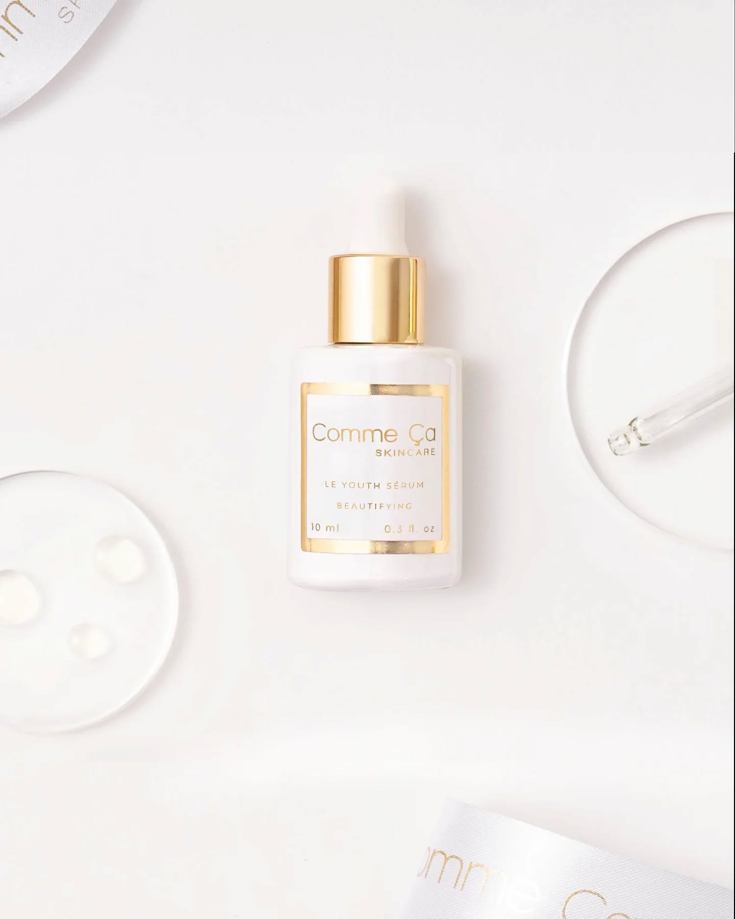 Get a free mini Le Youth Sérum with every order above €30. This is our absolute bestseller💫
Why Le Youth Sérum and its ingredients should be part of your daily skincare routine:
• Moisturizes, nourishes and softens
• Restores skin elasticity
• Vitamin E protects against skin aging
• Makes the skin look radiant and gives your skin a youthful glow
• Your skin will smell wonderful of pure vanilla
• Specially formulated for sensitive skin
Le Youth Sérum is 100% naturally derived, vegan, cruelty-free, and is dermatologically tested.