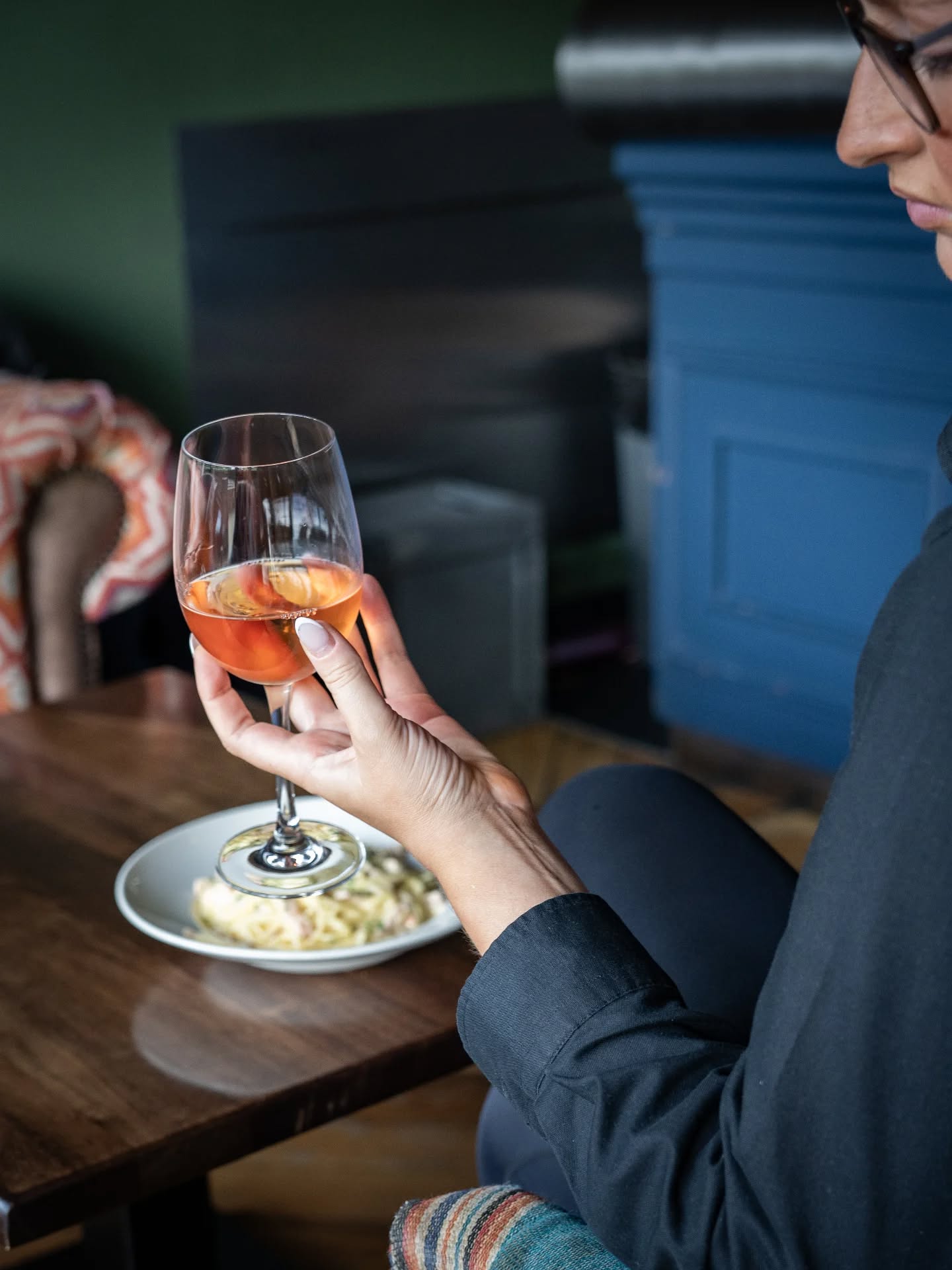 The perfect weekend recipe? A glass of wine, a plate of pasta, and a table full of good vibes ✨ Join us at Capones and make it a weekend to remember.
#caponesgalway #galway #restaurantgalway