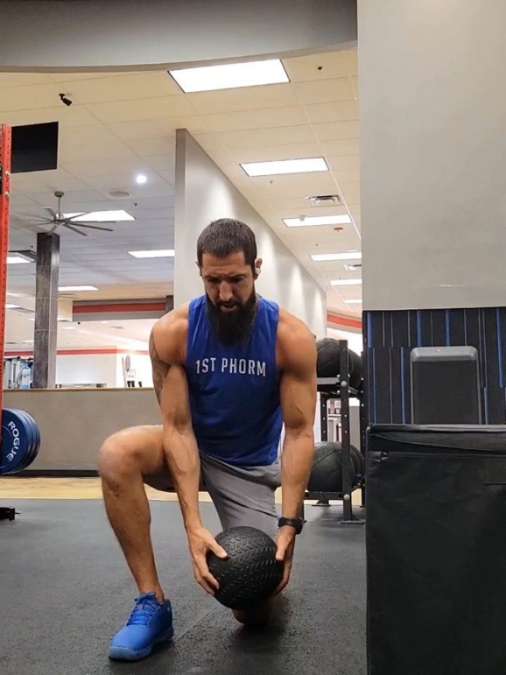 15-minute AMRAP.
.
(As Many Rounds As Possible).
.
1️⃣Half-Kneeling Med Ball Chop Slams x 5 each side.
2️⃣Box jumps x 8.
3️⃣Sled push + pull x 20yds.
*If you don't have a sled, replace that with 40 mountain climbers.
.
Be as explosive as you can with the movements until you can't be explosive anymore, and then work at a steady pace.
.
.
Walk The Talk.
.
.
.
#WalkTheTalk #KeepGrindin #iam1stphorm #legday #workout #workouts #fitness #fitmen #fitnessmen #beardgang #beardedathlete #beardedfitness #beards #athlete #athletetraining #athletedevelopment #athletes #athleteworkout #athletefitness #athleticdevelopment #athleticpotential #gymworkout #gymworkouts #soccer #soccerconditioning #soccerfitness