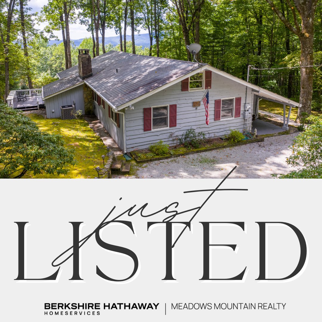 🏡 Back on the Market! No fault of seller or inspection! Just minutes from Main Street Highlands, this peaceful 4BR/2BA mountain retreat features long-range views, vaulted ceilings, a stone fireplace, and screened porch. Includes two extra lots to protect your views — the perfect blend of comfort, charm, and privacy.
Listed by @joyriderealestate
🔗 Learn more in bio!
#bhhsmmr #highlandsnc #ncrealestate #forsale #mountainliving